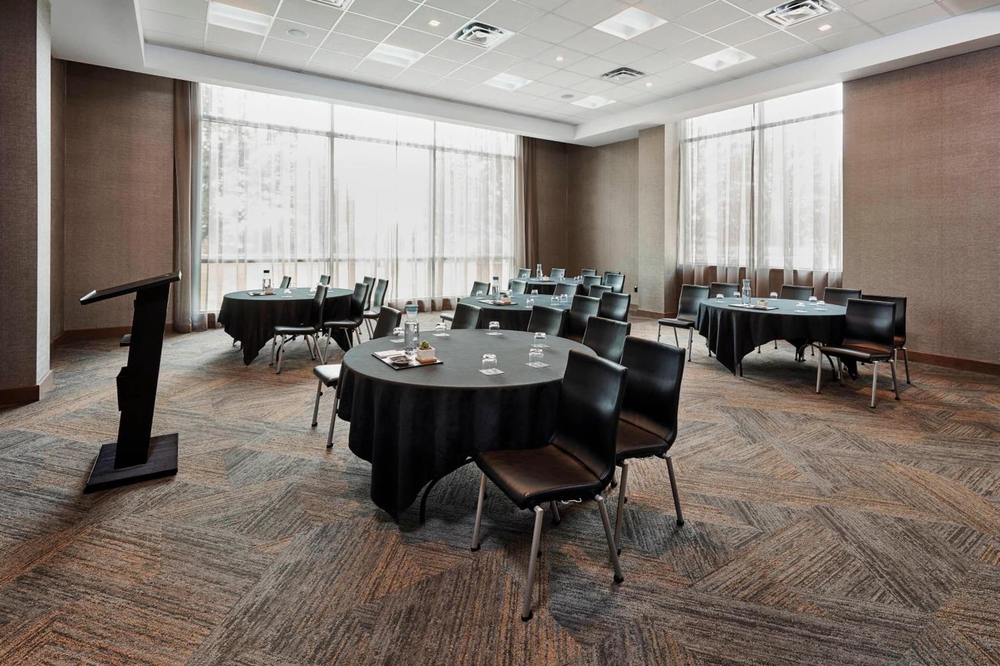 AC Hotel by Marriott Cincinnati at The Banks photo 3
