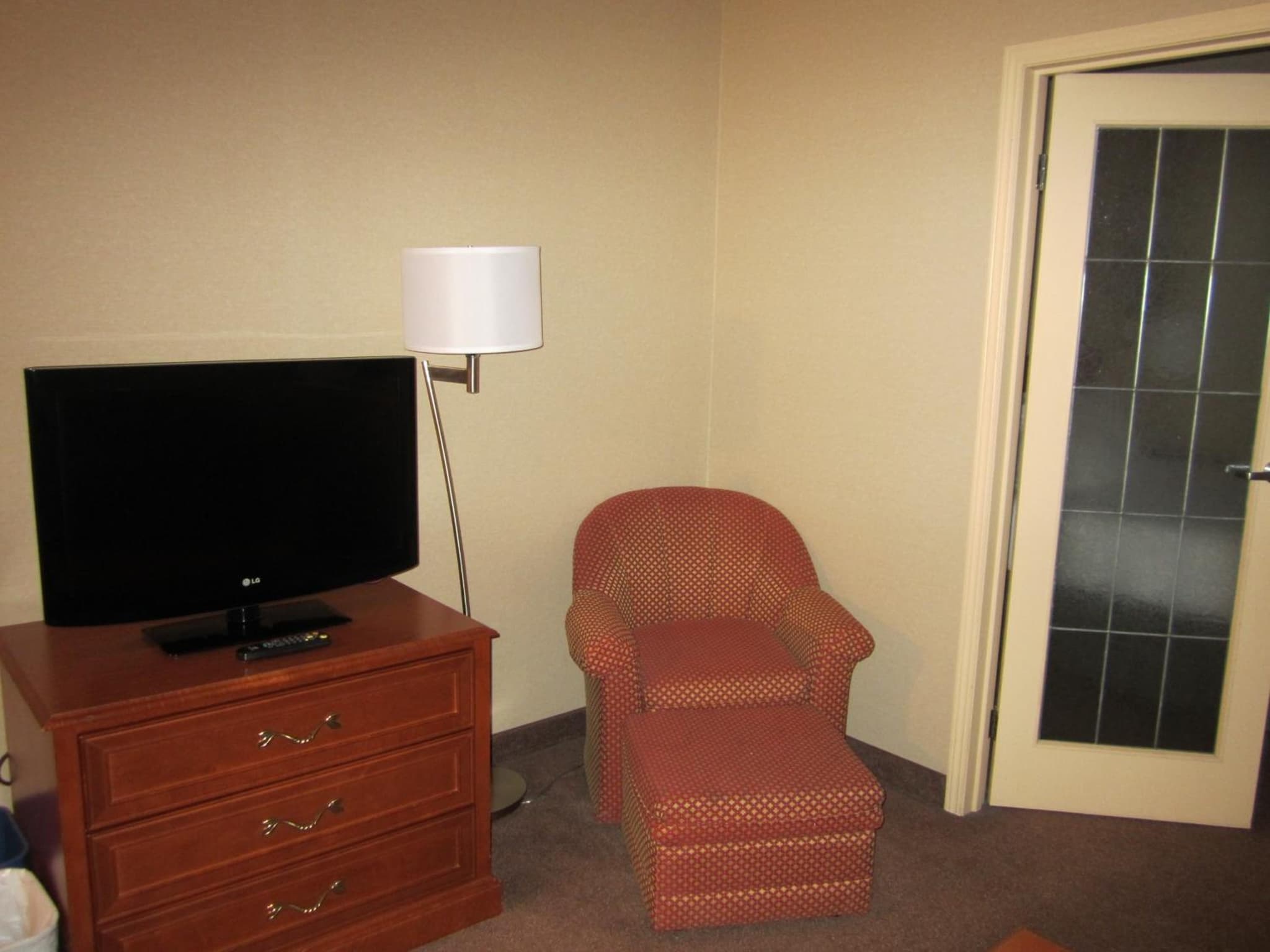 Super 8 by Wyndham Fort St. John BC photo 2