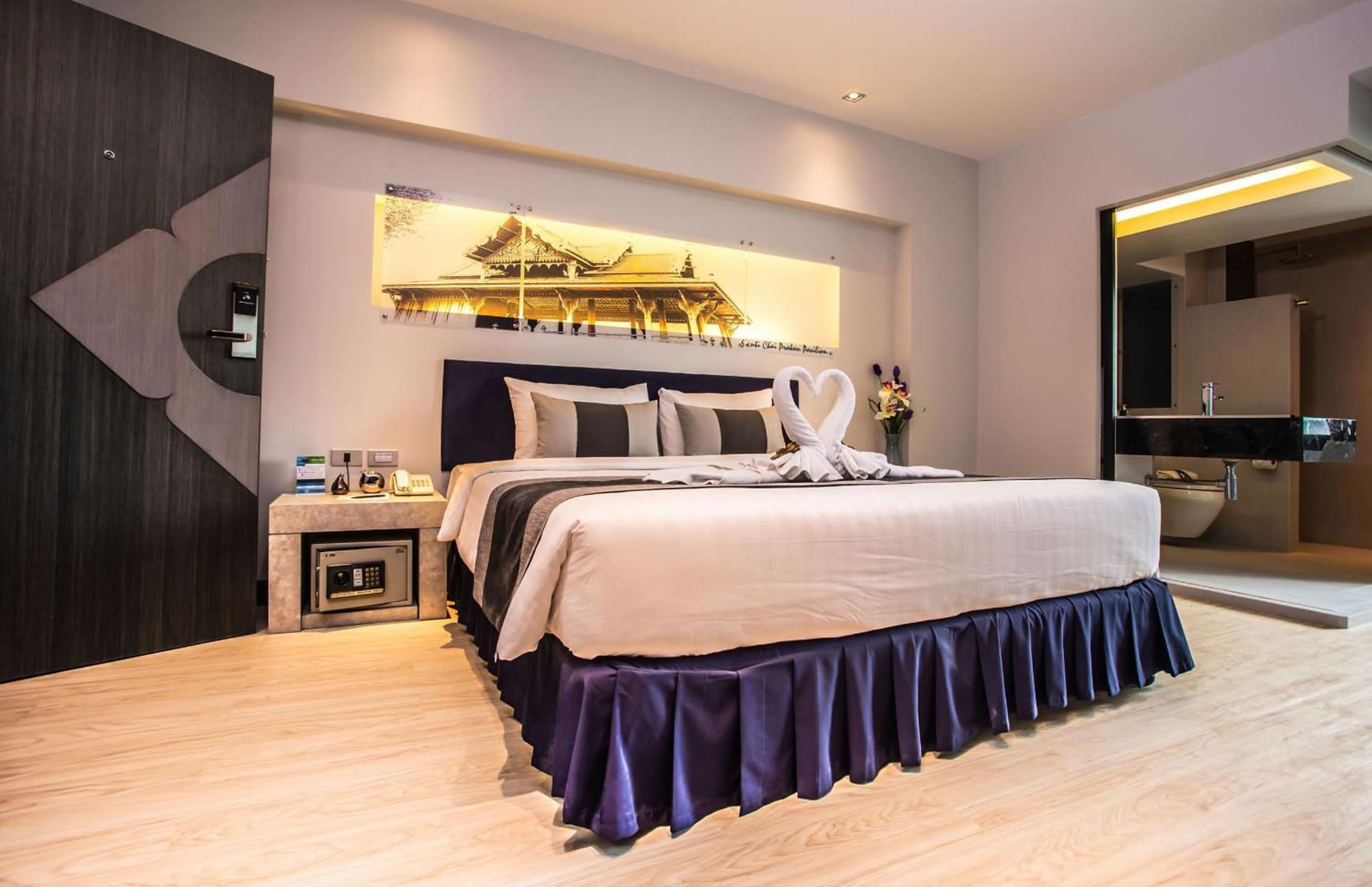 Nouvo City Hotel photo 2