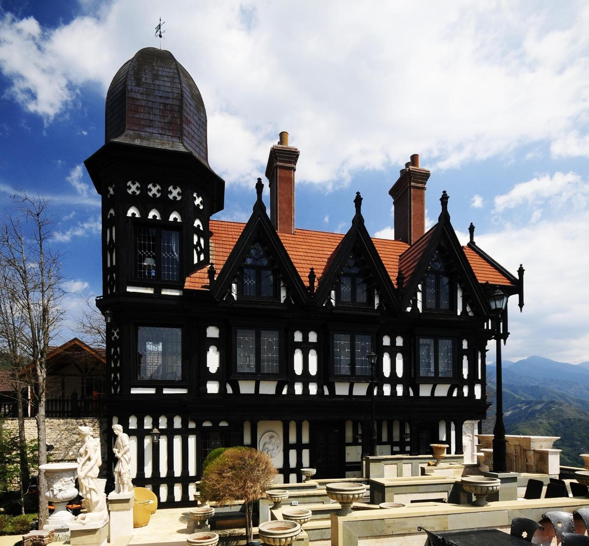 The Old England Manor photo 4
