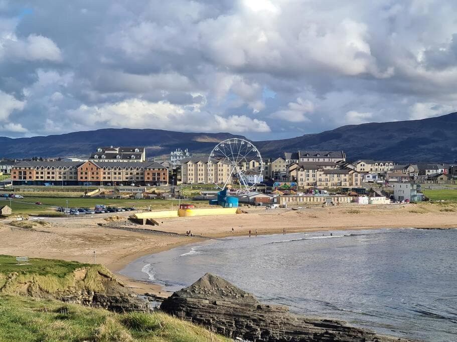 Bundoran Seaside Stays House - WiFi, large spacious home