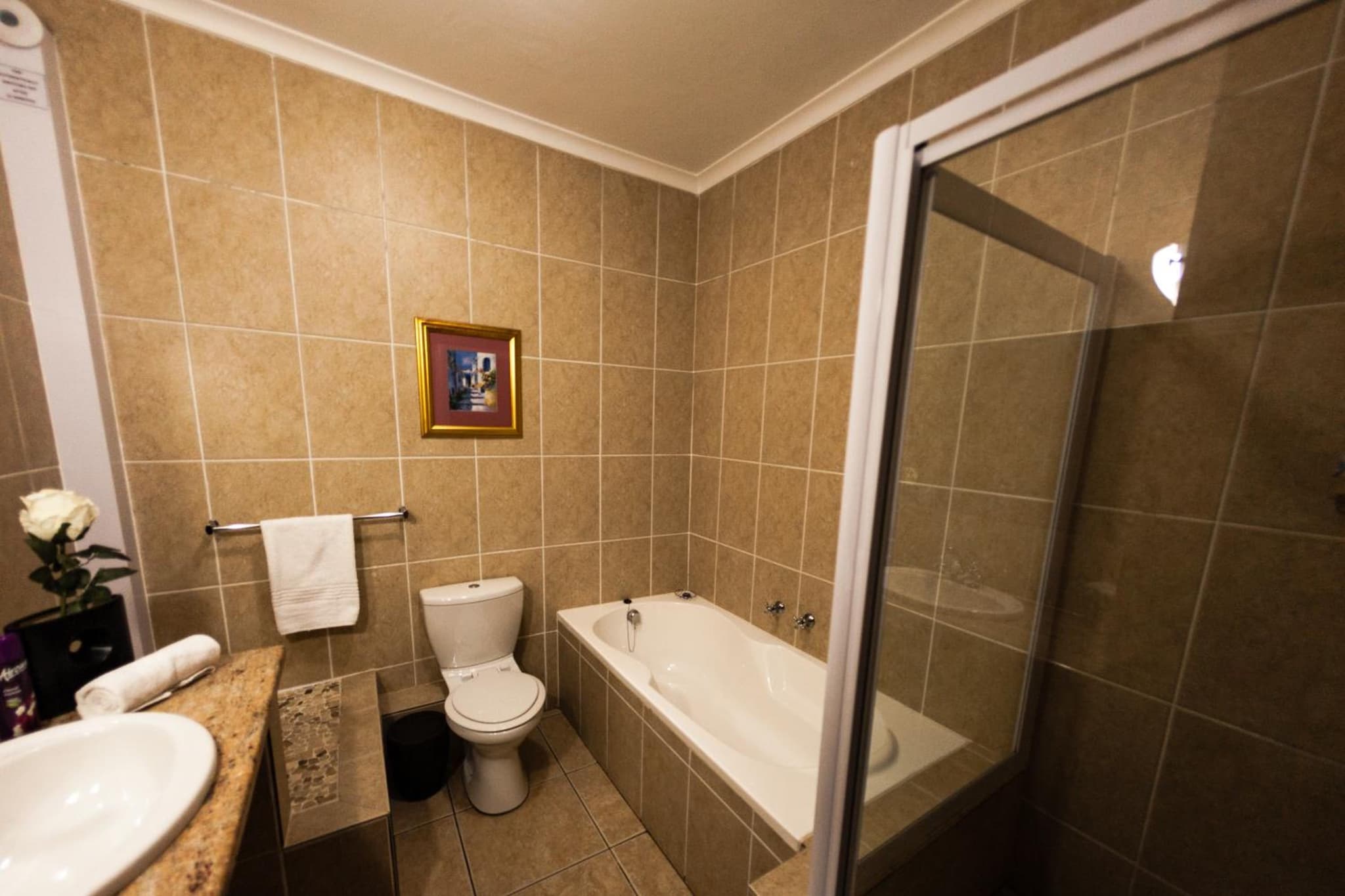 Bar-t-nique Guest House photo 5