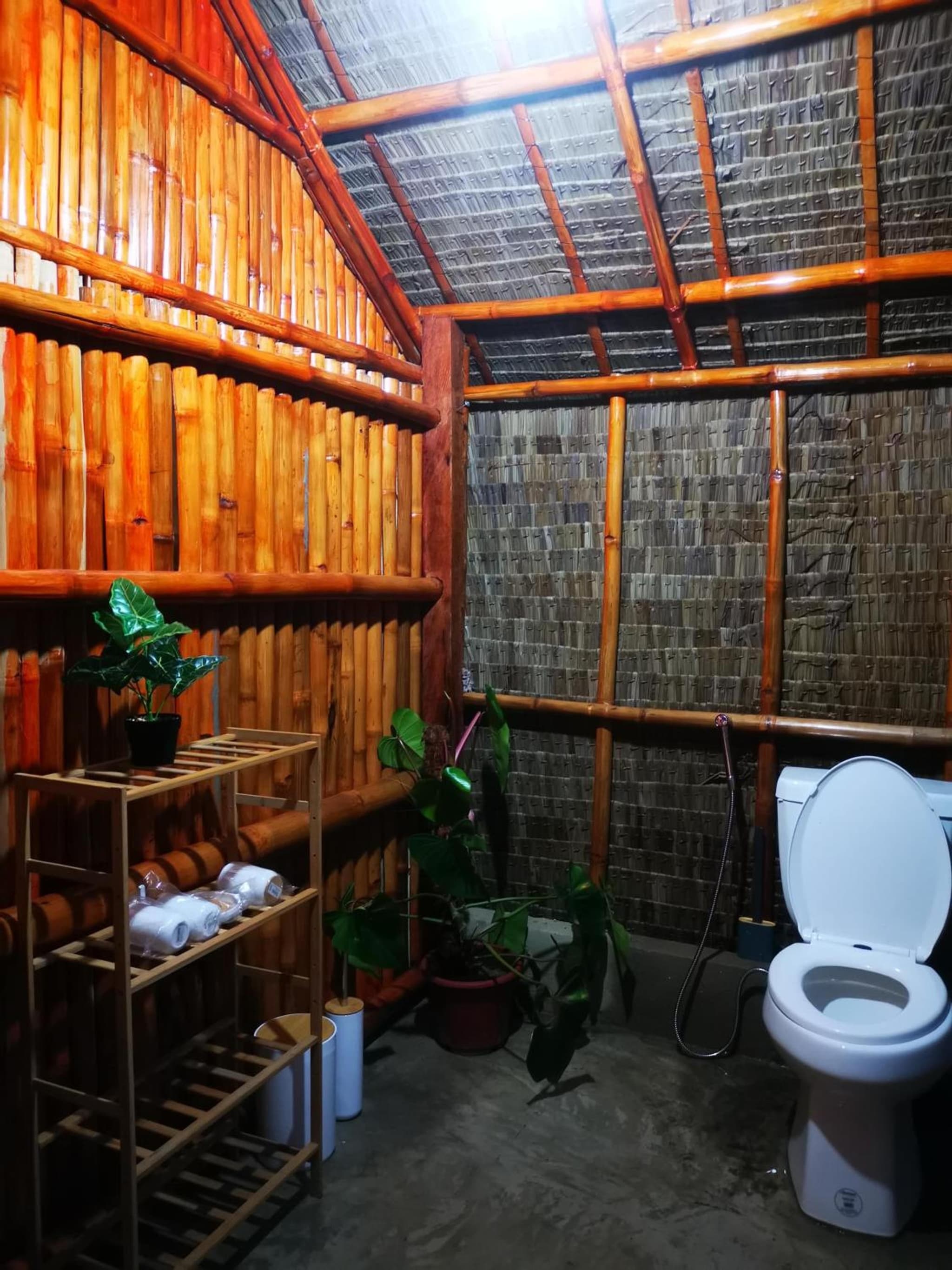 SMALL CABIN IN THE SOUTH photo 4