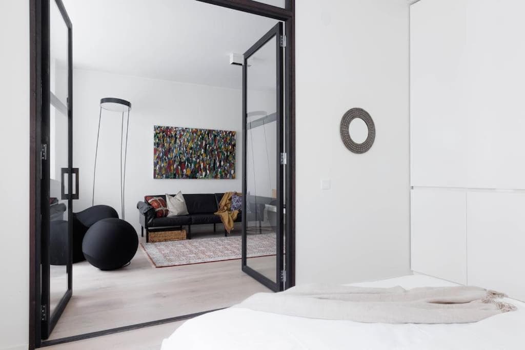 Spacious 2BR apartment on Bulevardi photo 4
