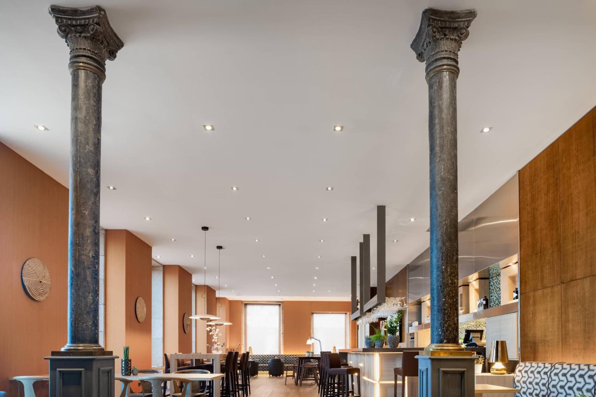 AC Hotel Palacio Universal by Marriott photo 4