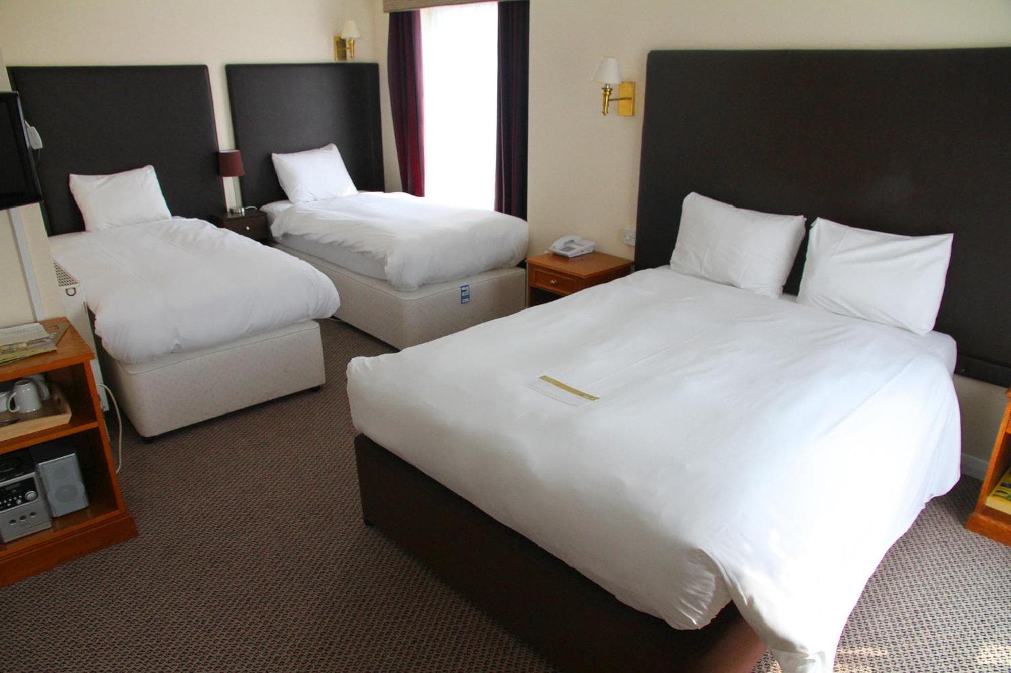 Raven Hotel by Greene King Inns photo 2