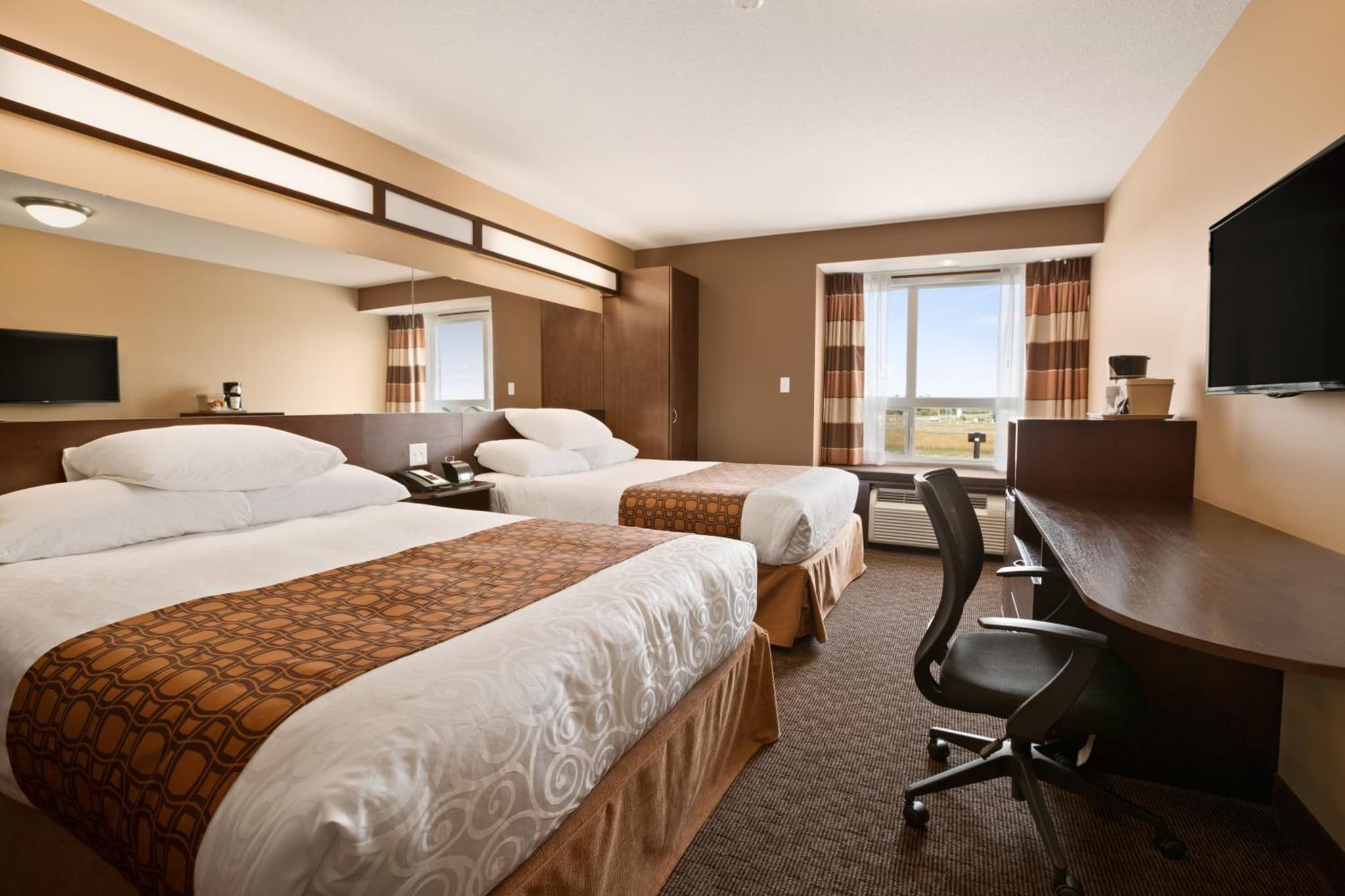 Microtel Inn & Suites by Wyndham Blackfalds photo 6