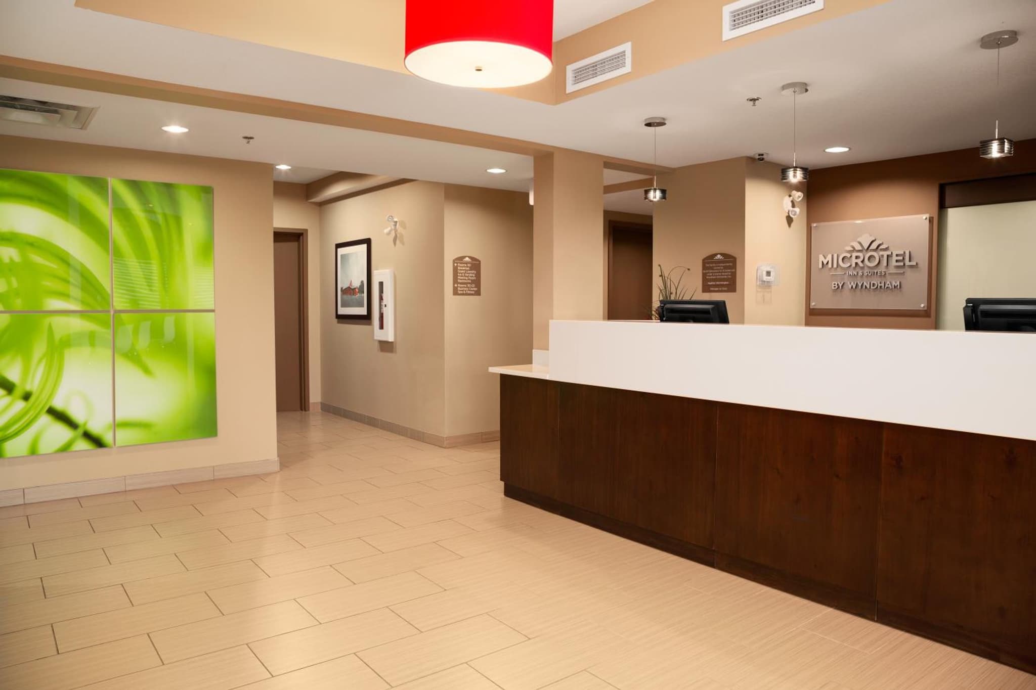 Microtel Inn & Suites by Wyndham Blackfalds photo 5