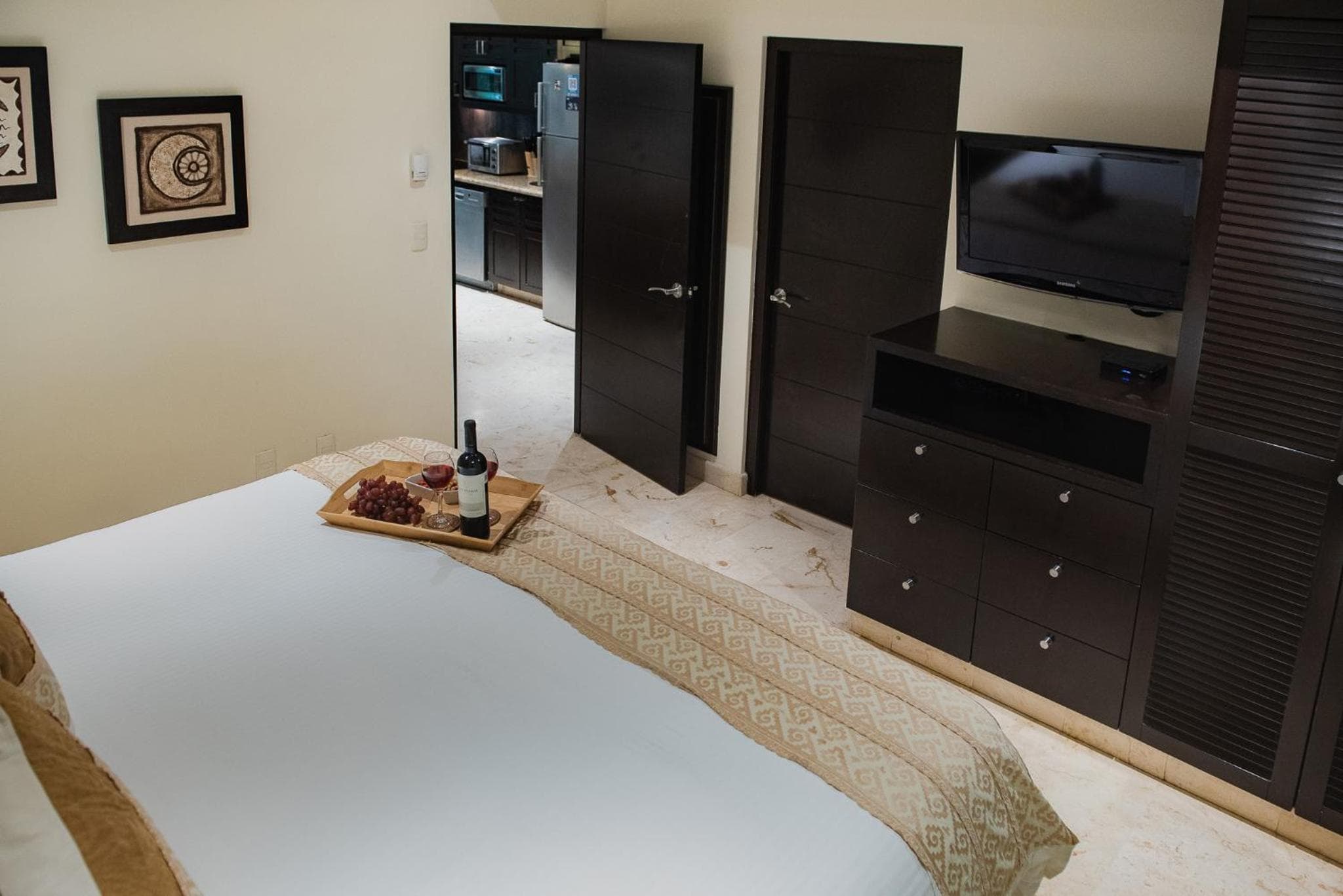 El Taj Oceanfront and Beachside Condo Hotel photo 4