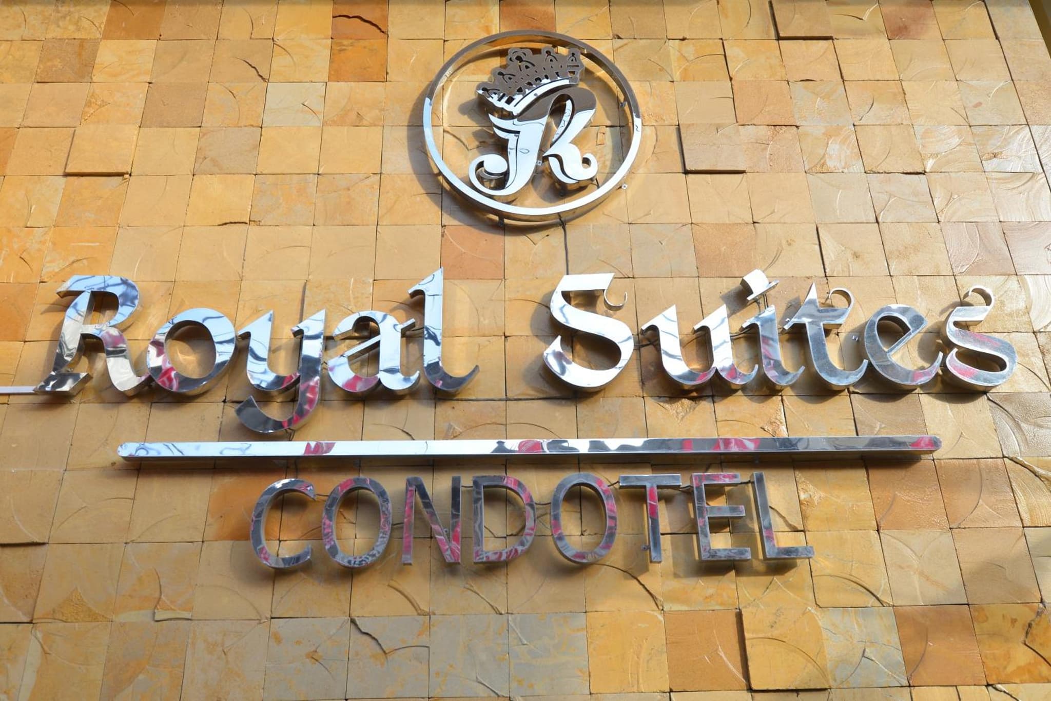 Royal Suites Condotel photo 7