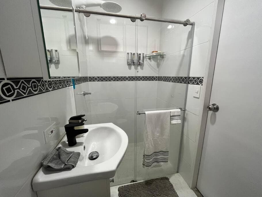 Modern apartment/Studio photo 3