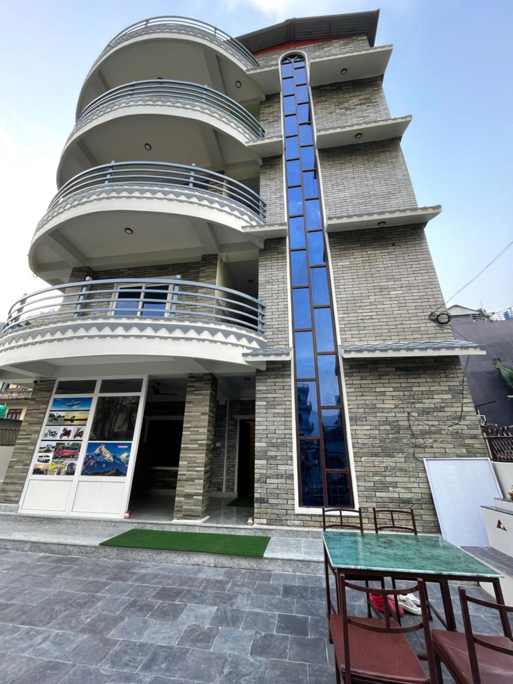 Hotel Pokhara Suites