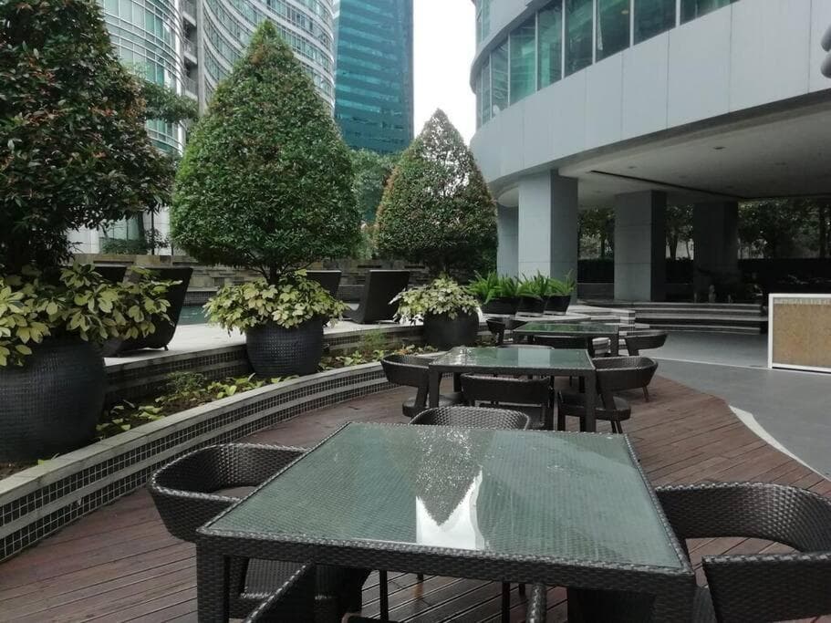 Spacious BGC 2 BR with a view photo 7