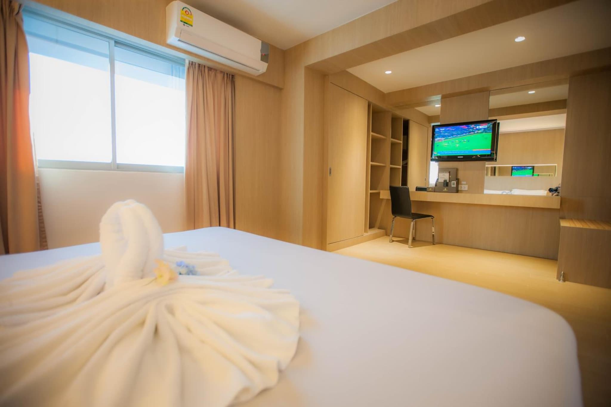 Golden City Rayong Hotel photo 5