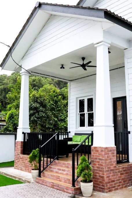 PREMIUM Tanjung Jara Cottage - with indoor pool