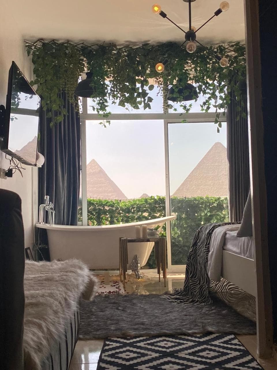 Jacuzzi pyramids view photo 9