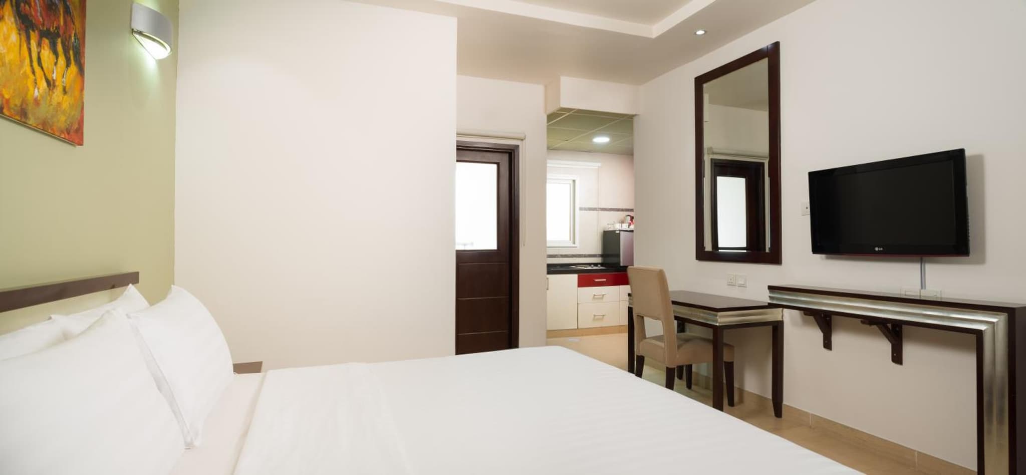 Saffron Hotel and Lounges photo 3