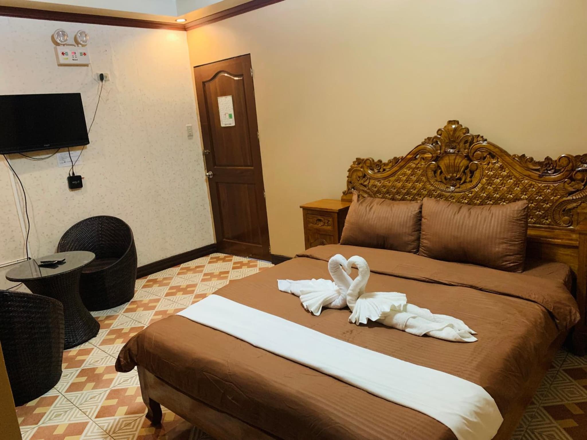 Drake Hotel Angeles City photo 9
