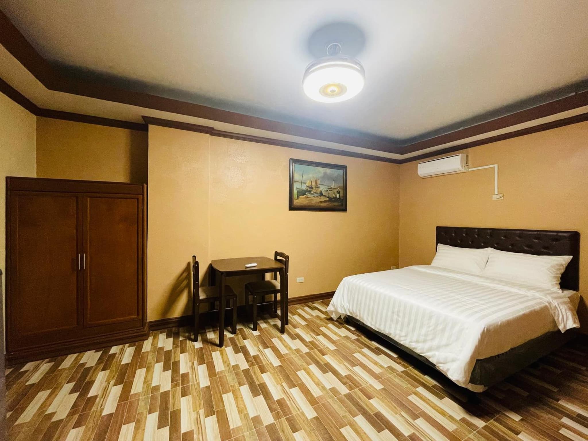 Drake Hotel Angeles City photo 6