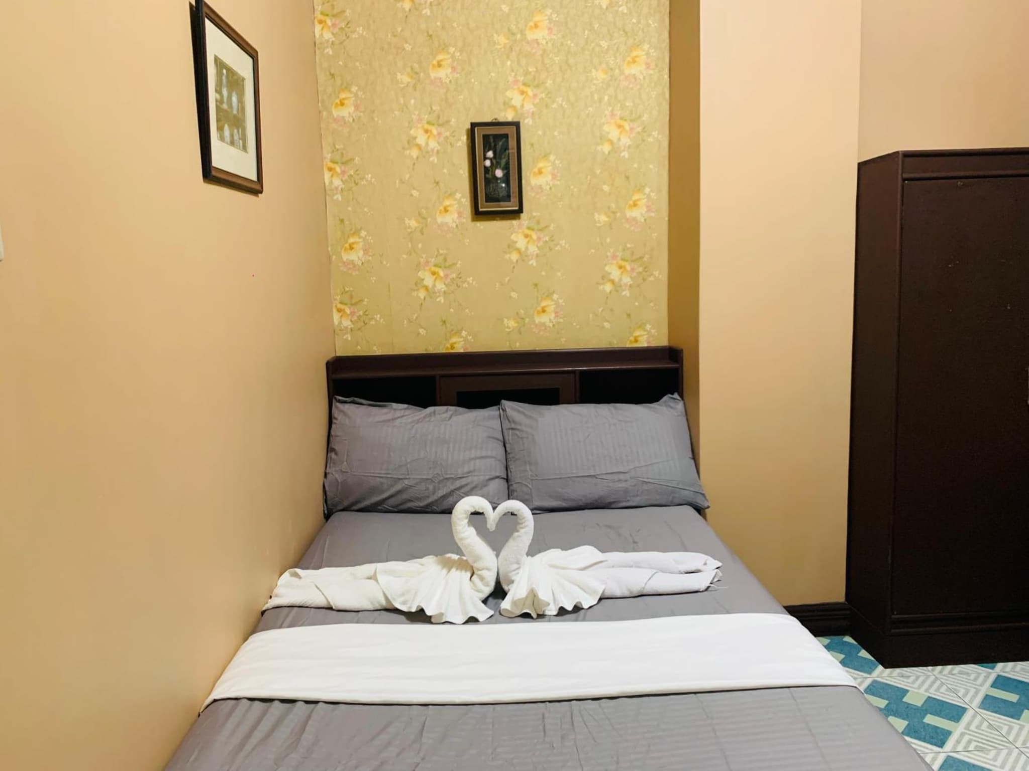 Drake Hotel Angeles City photo 3