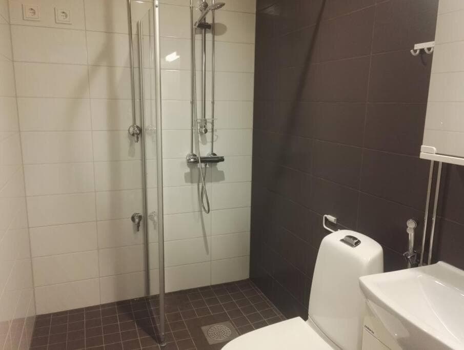 Moderni avara yksiö Jyväskylän ydinkeskustassa photo 2