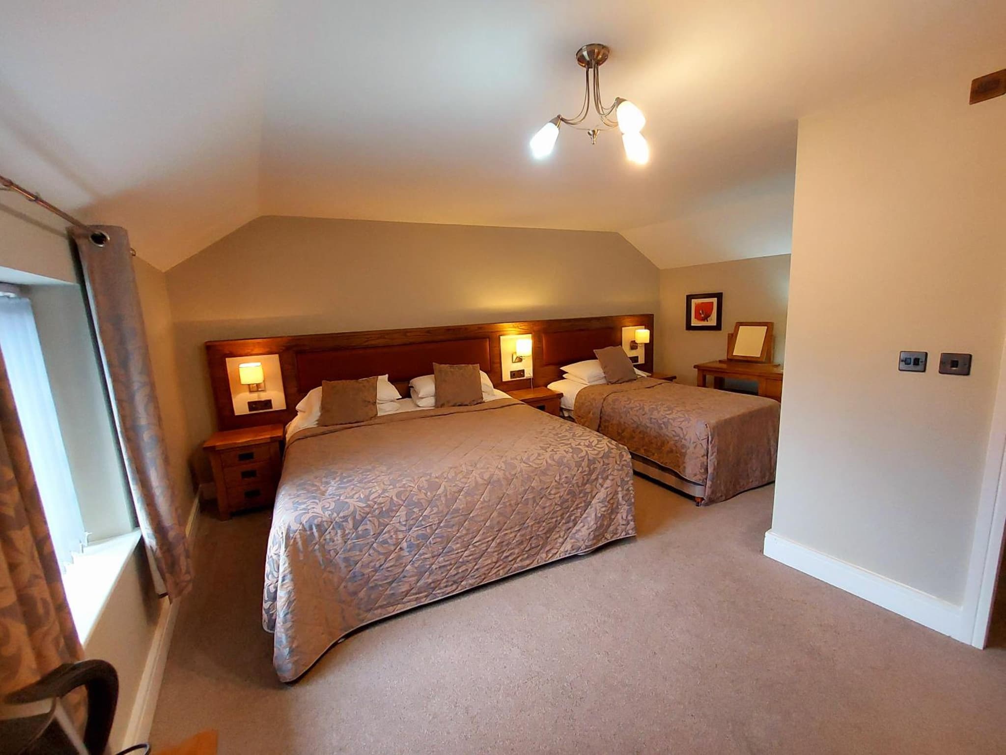 The Plough Inn & Restaurant photo 8