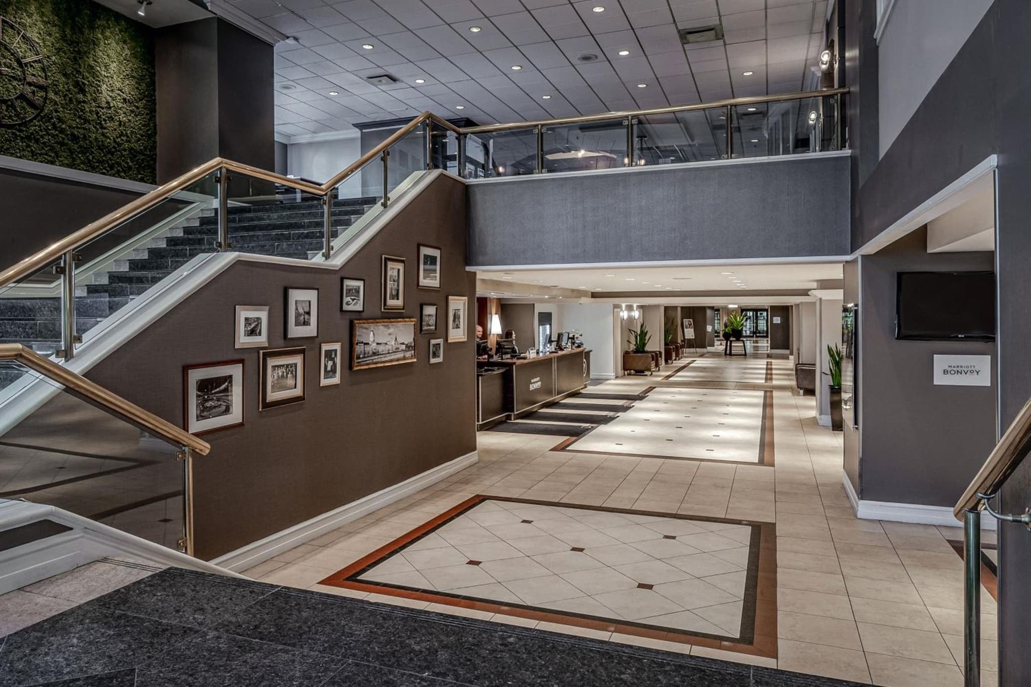Delta Hotels by Marriott Montreal photo 7