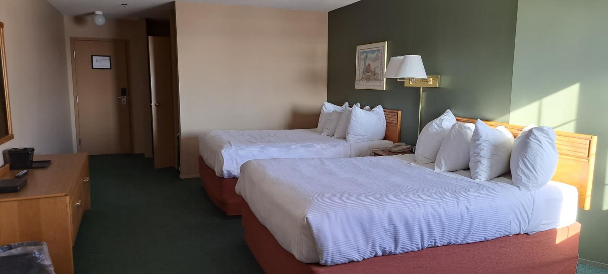 Travelodge by Wyndham Lacombe photo 9