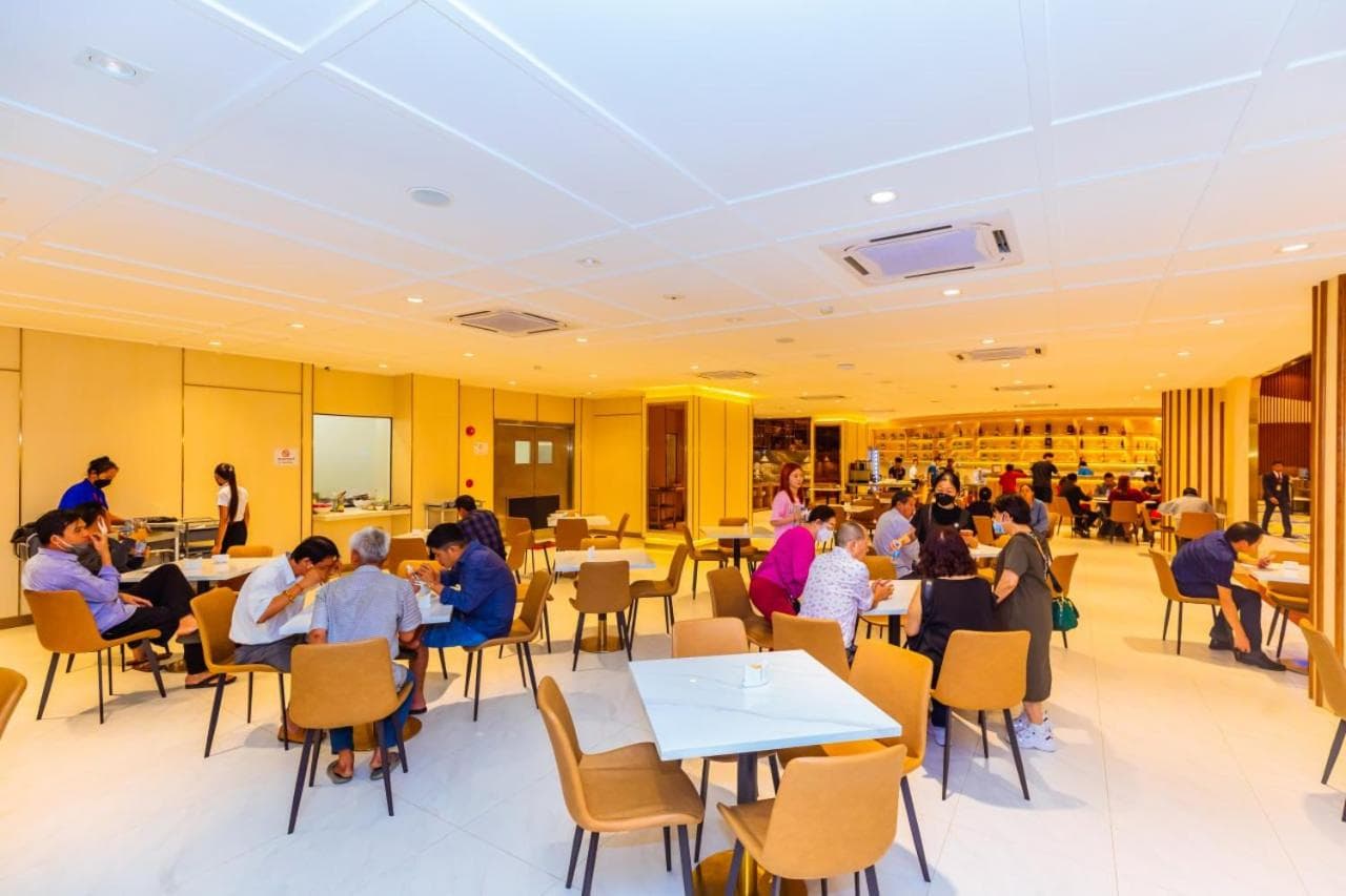 Dynasty Casino Hotel photo 2