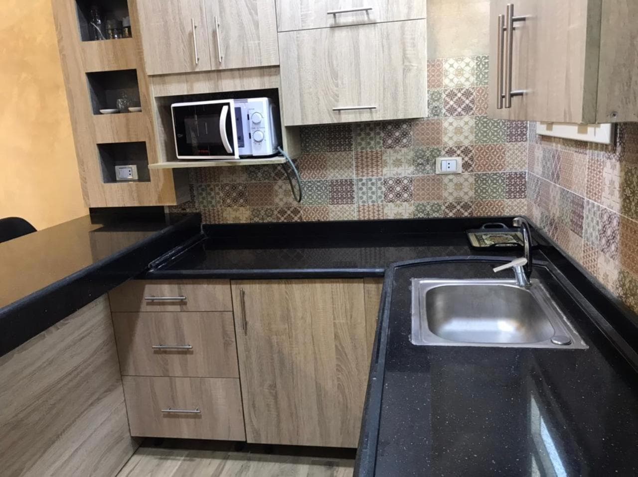 A1 Deluxe Apartments photo 2