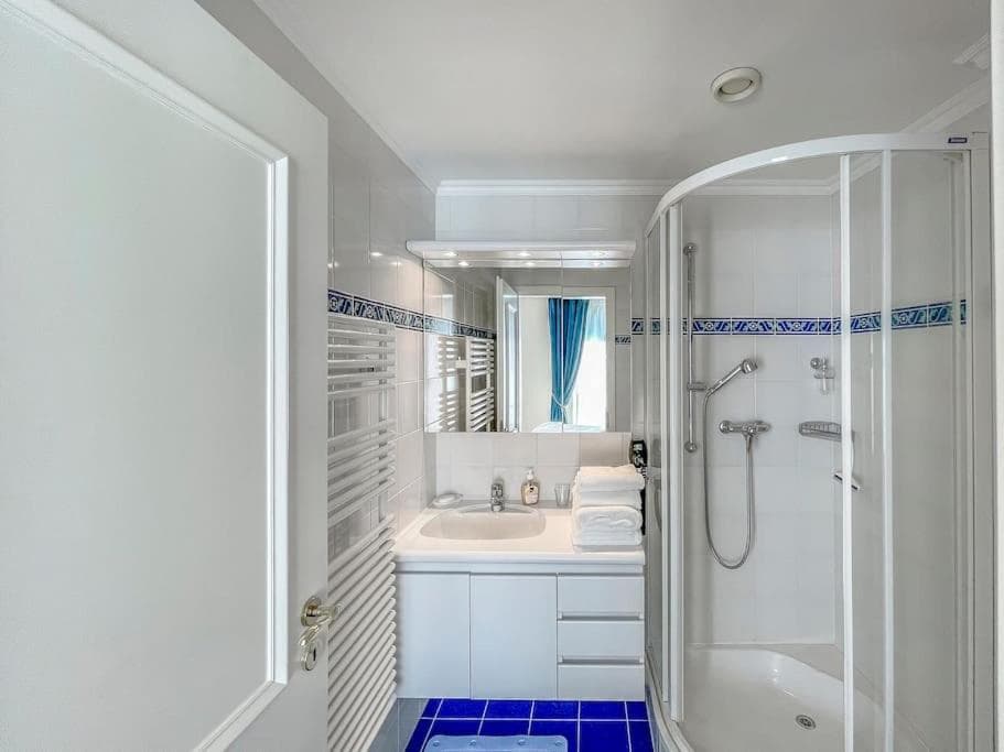 Forum Luxury Apartment Lake View photo 4