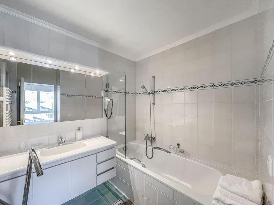 Forum Luxury Apartment Lake View photo 7