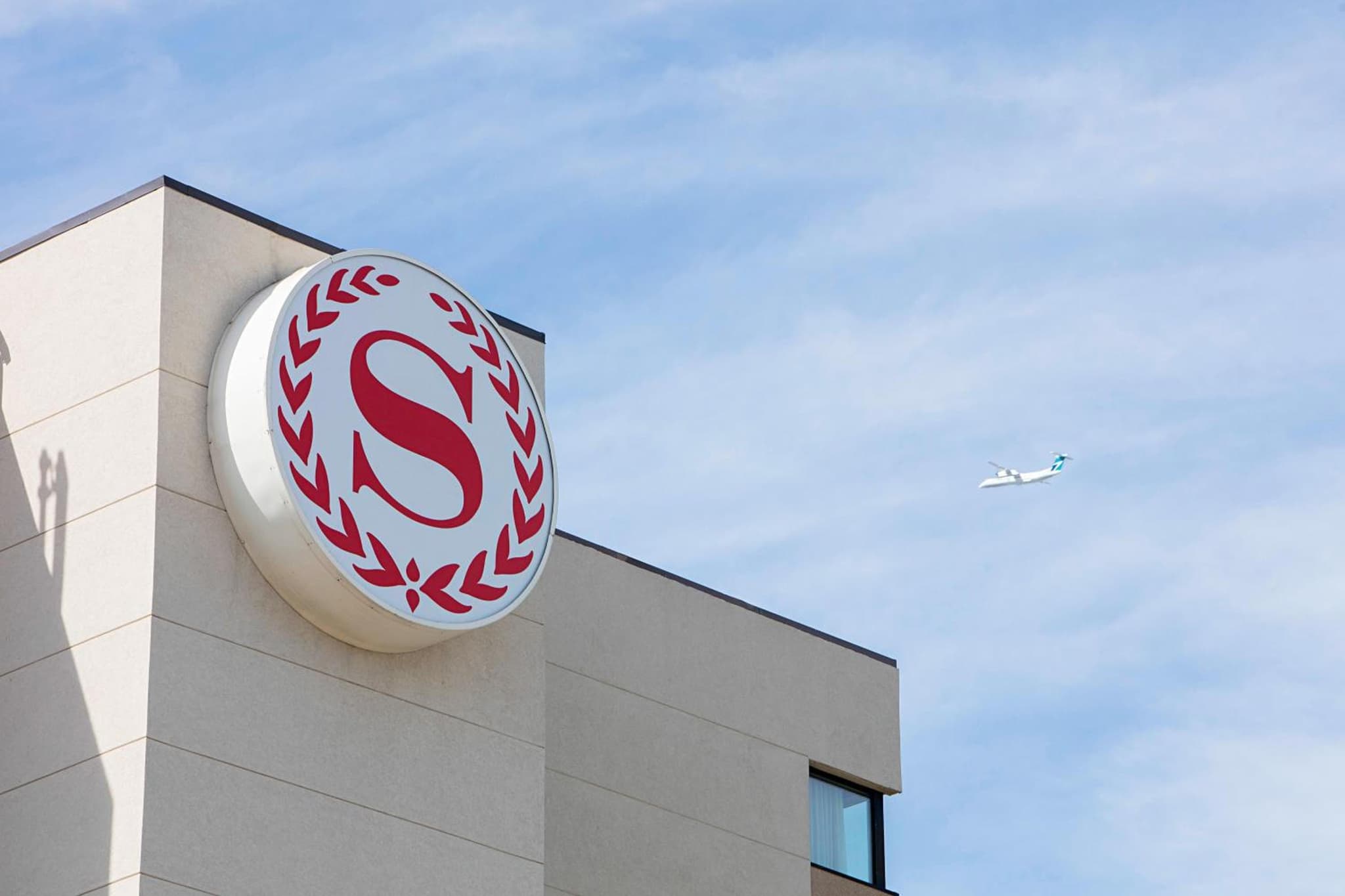Sheraton Cavalier Calgary Hotel