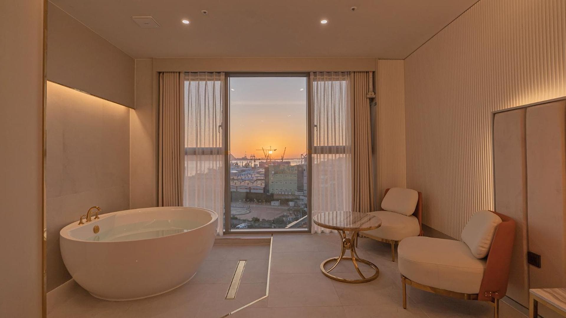 Yeongdo Grandbern Hotel photo 2
