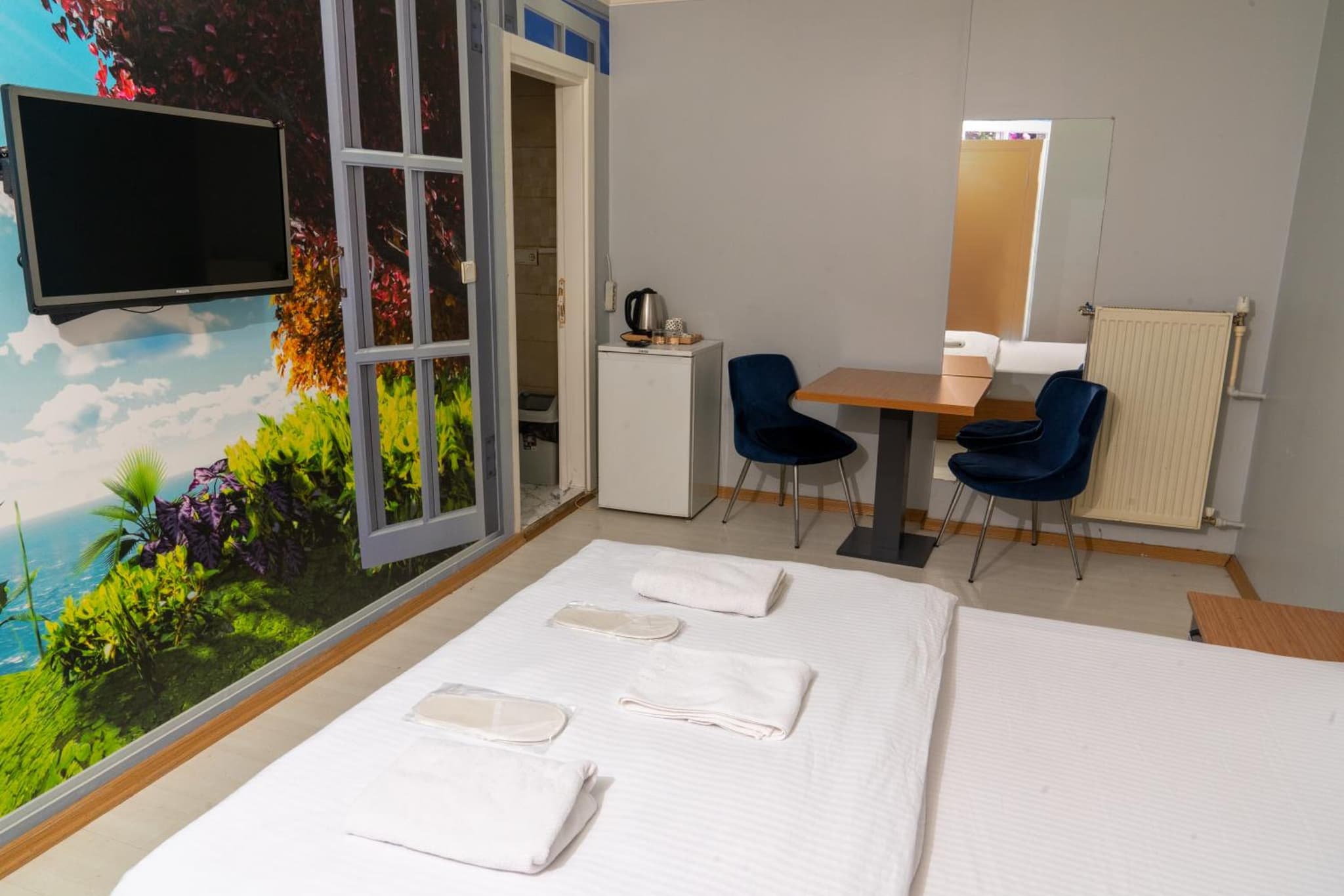 Heraldic Room Hotel photo 4