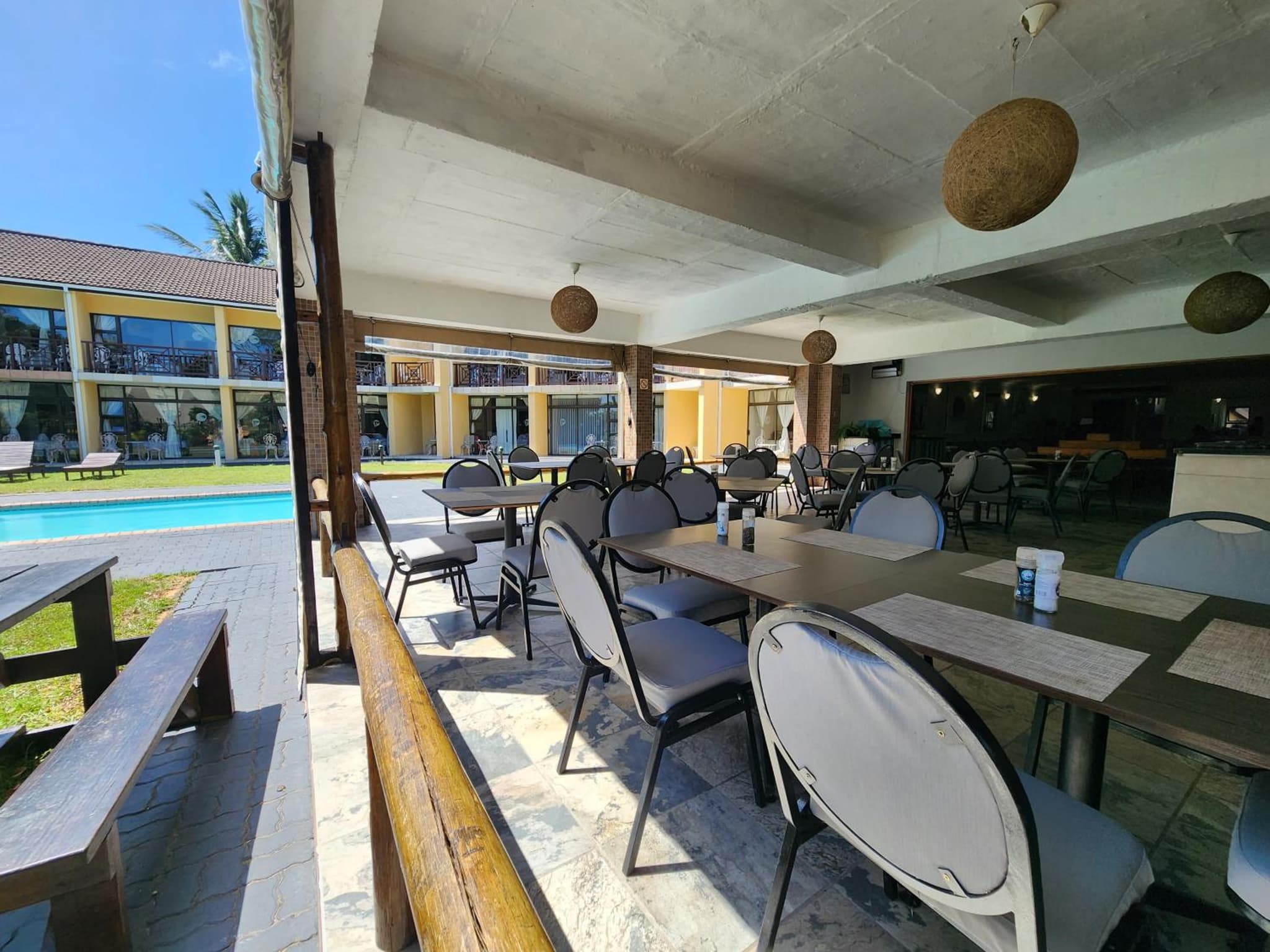 Elephant Lake Hotel photo 3