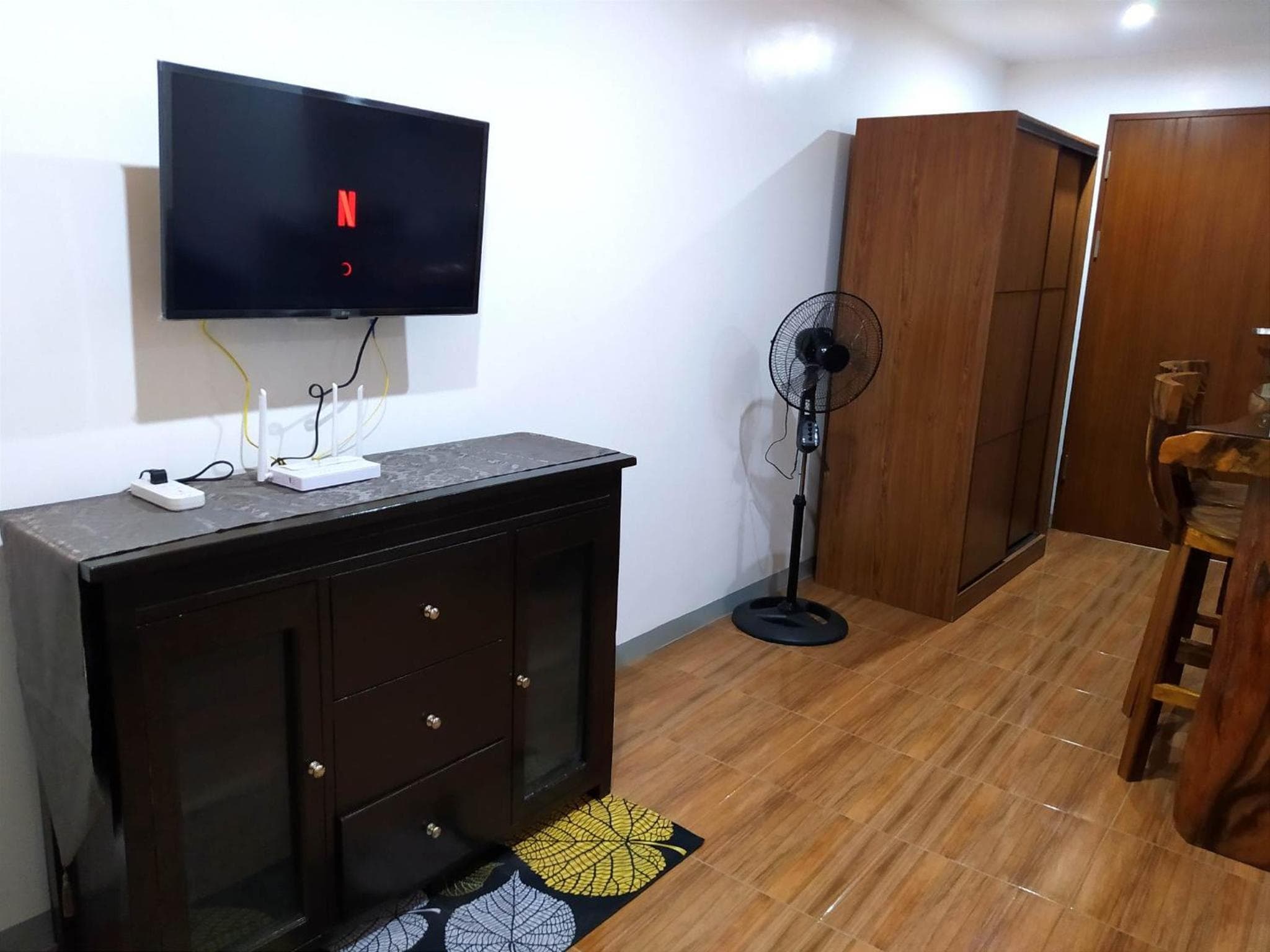 UNIT 3F-18 MEGATOWER RESIDENCES III photo 2