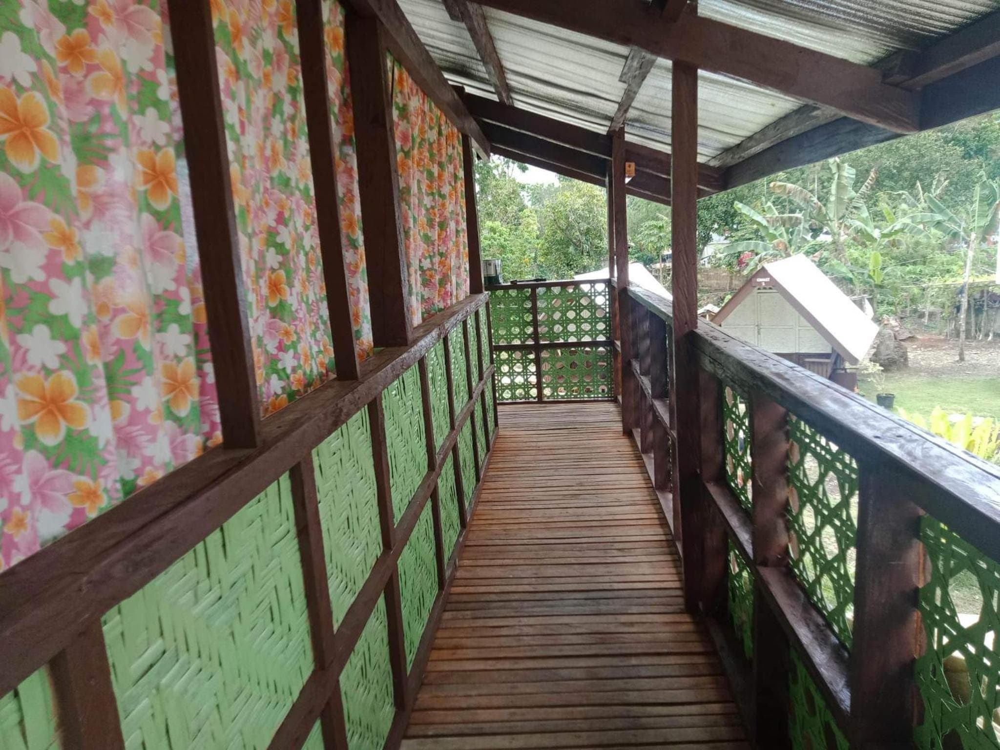 Roca's Homestay Backpackers Chalet photo 9