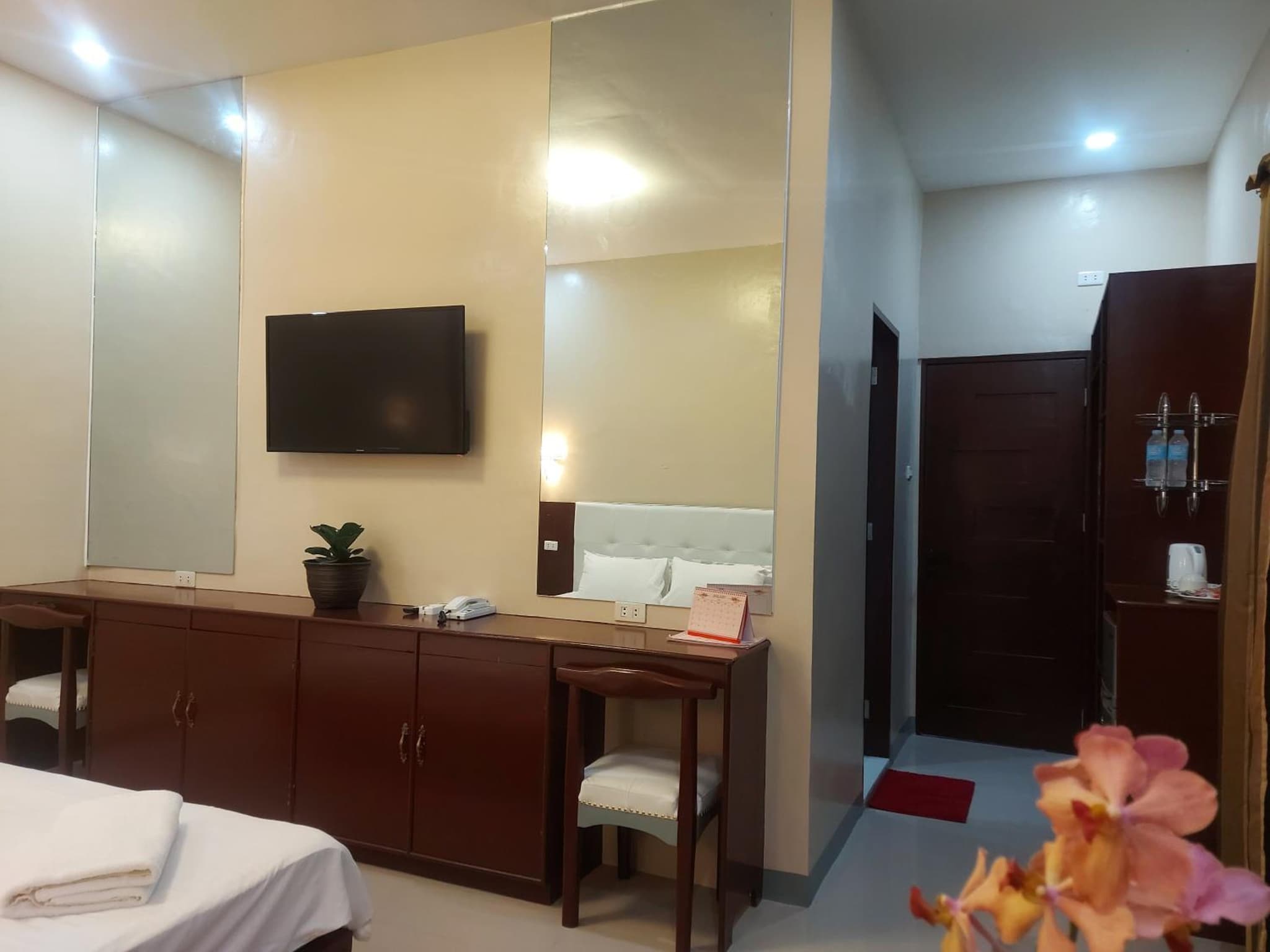 B&S Orchids suites hotel photo 2