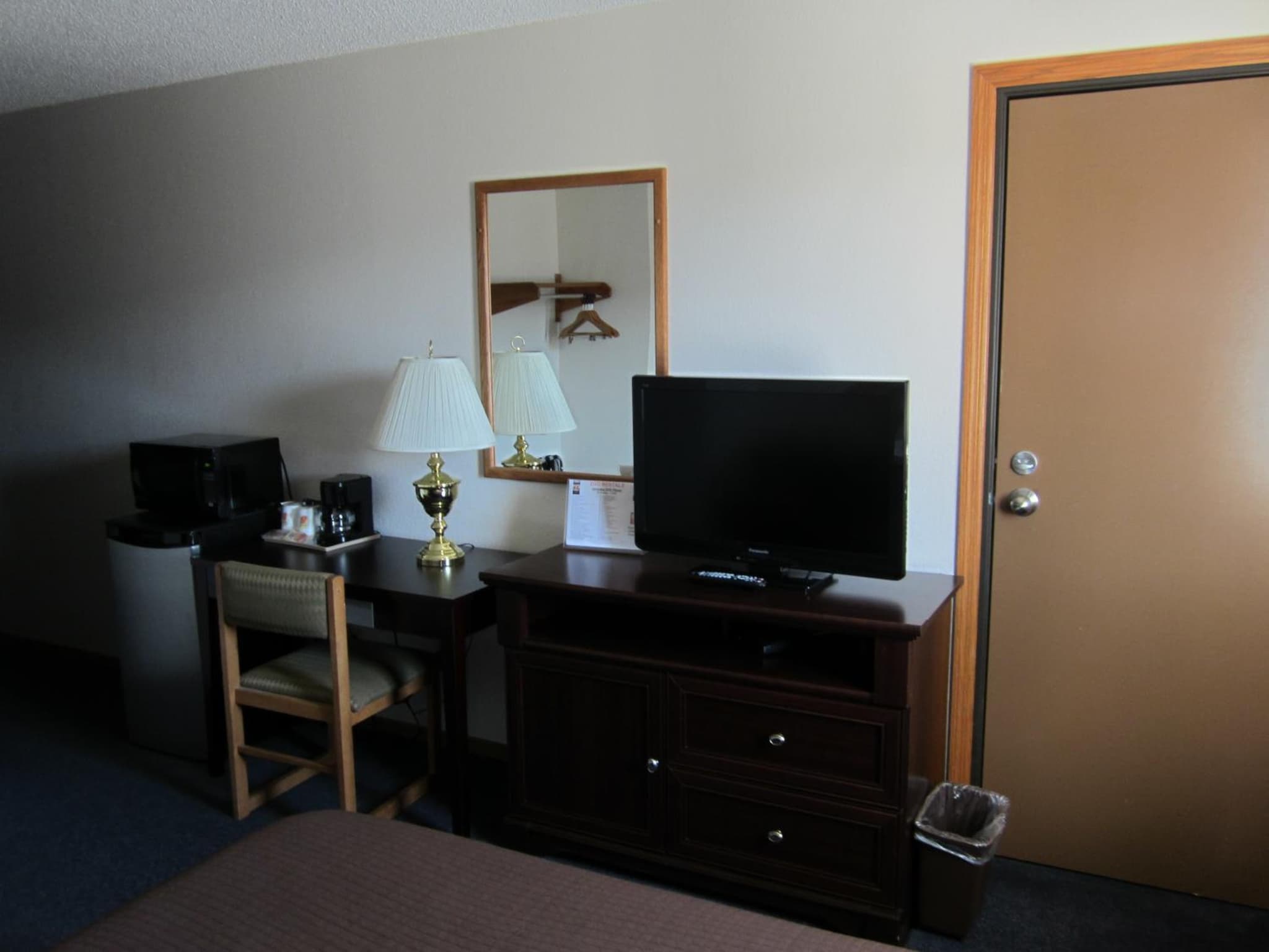 Super 8 by Wyndham Williams Lake BC photo 2