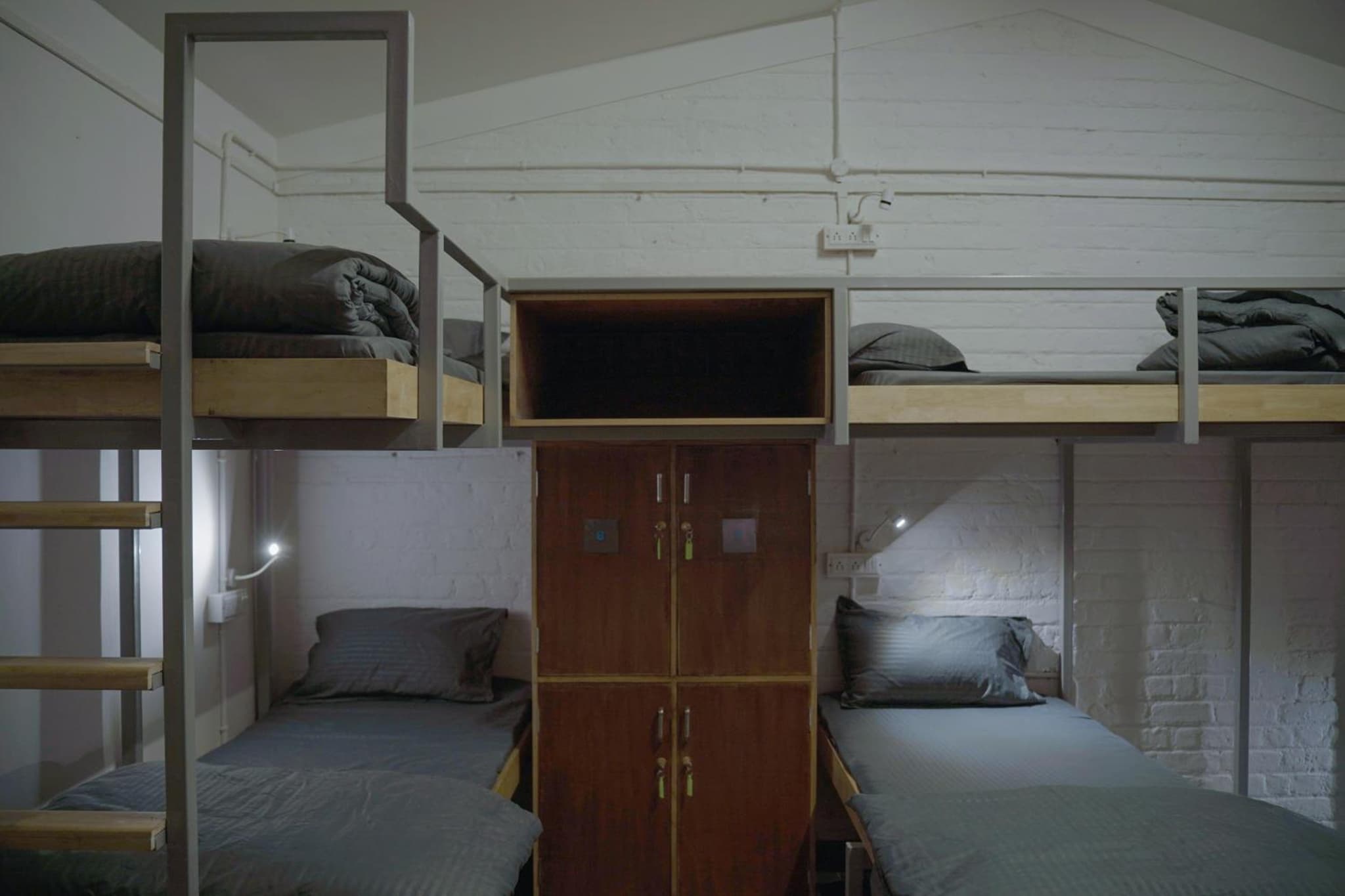 Rahees Bi Roambay - Backpacker Hostel photo 2