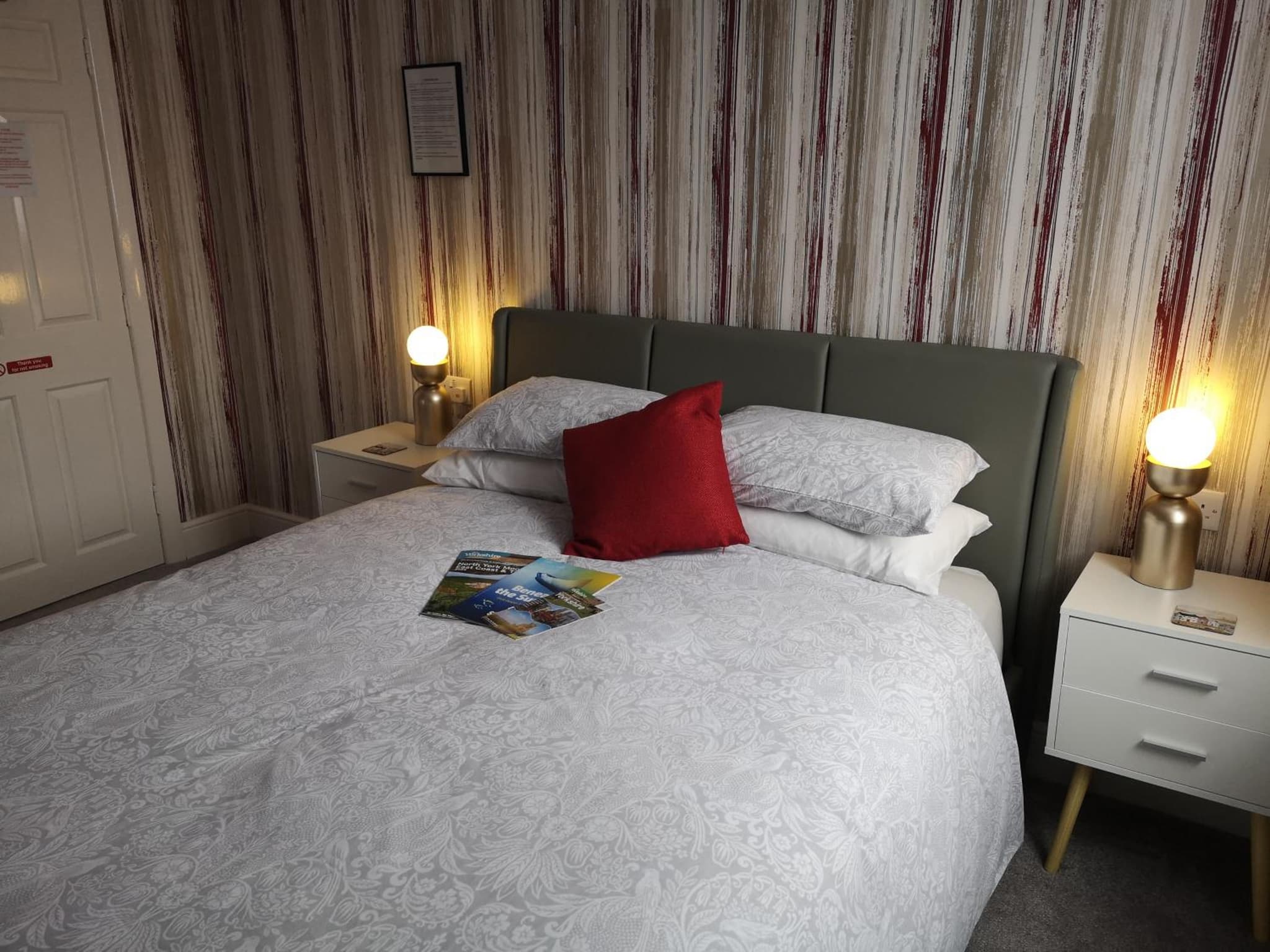 The Phoenix Guest House photo 4