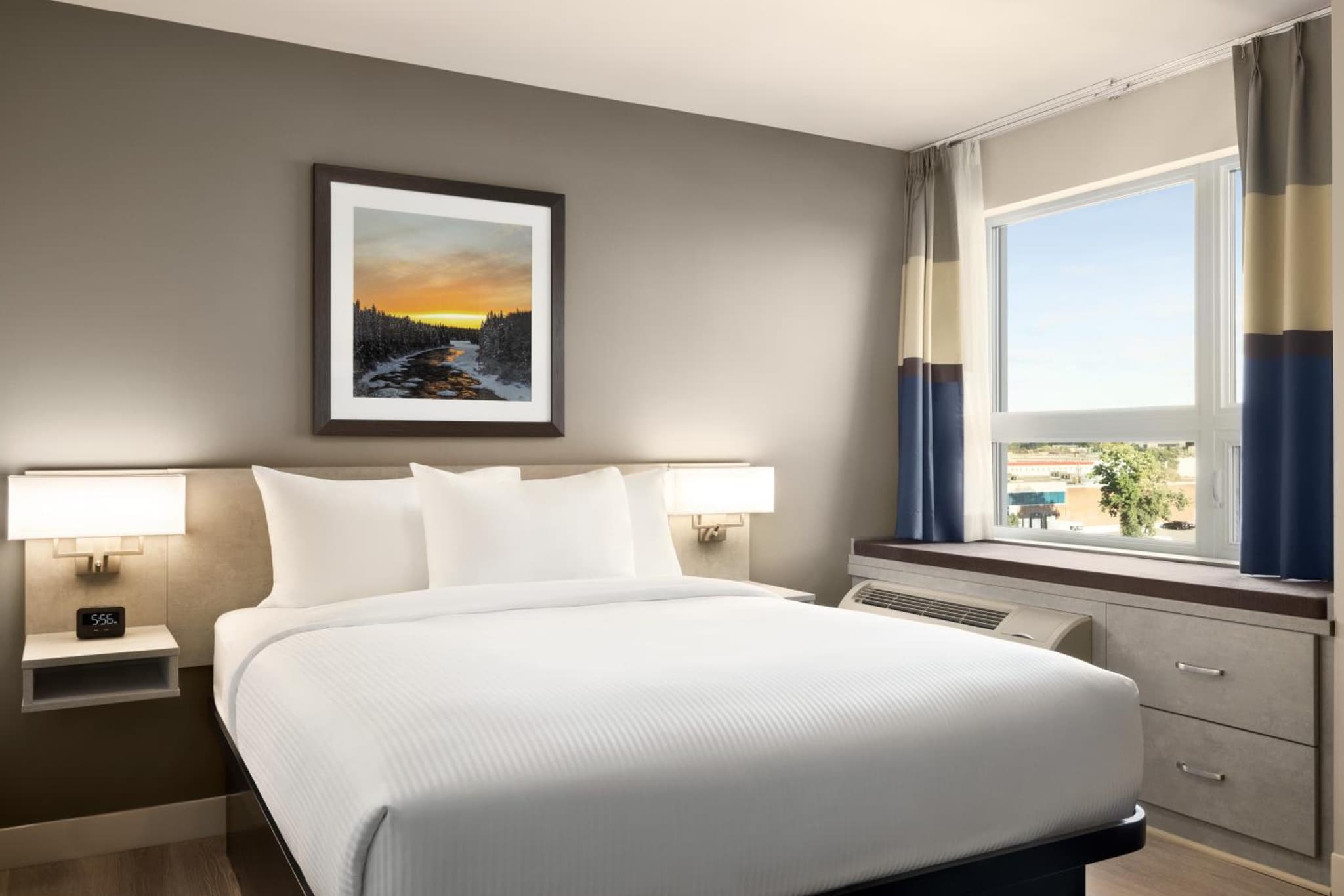 Microtel Inn & Suites by Wyndham Boisbriand photo 7