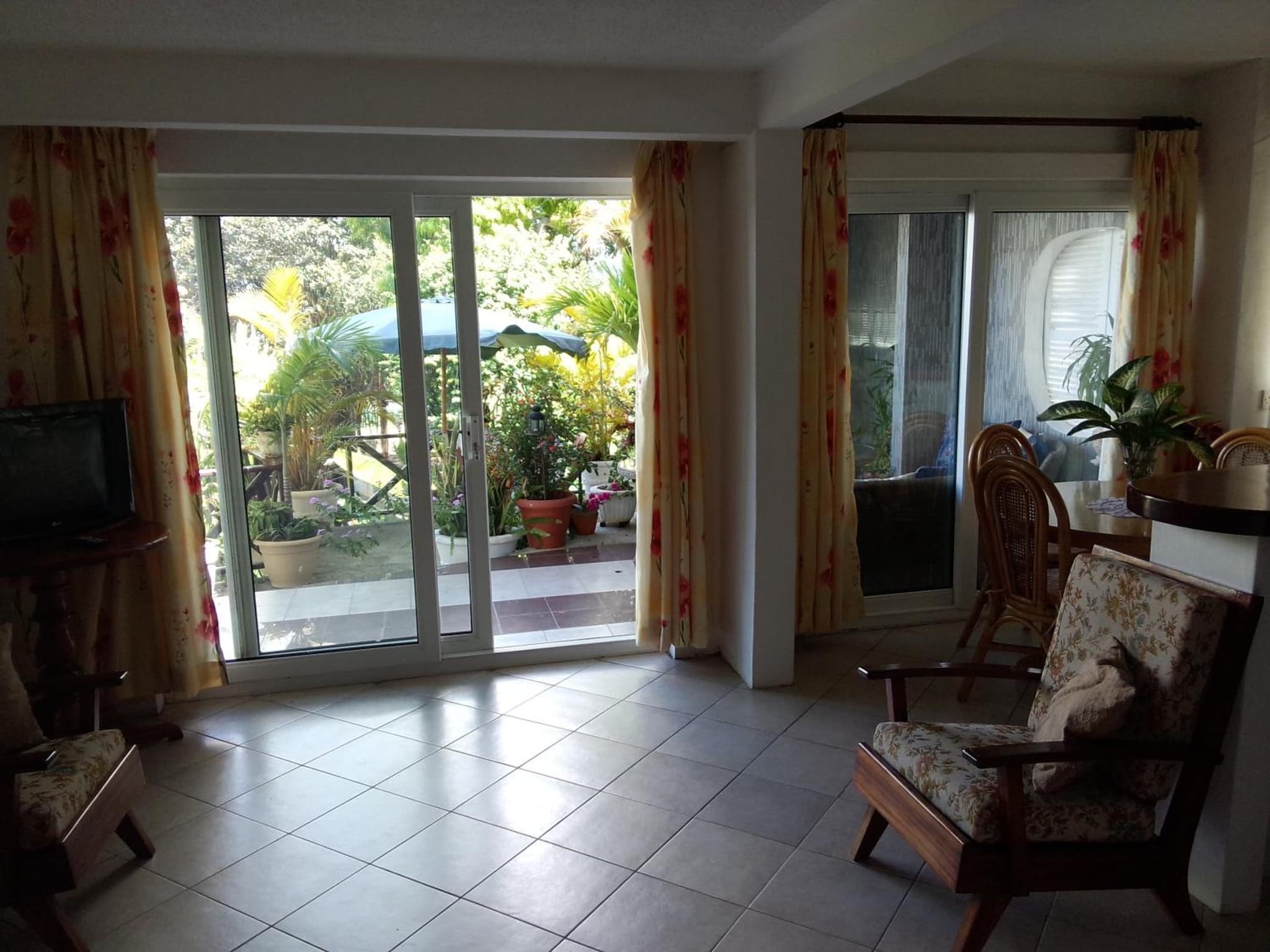 CHEZ LORNA 3 nights or plus photo 5