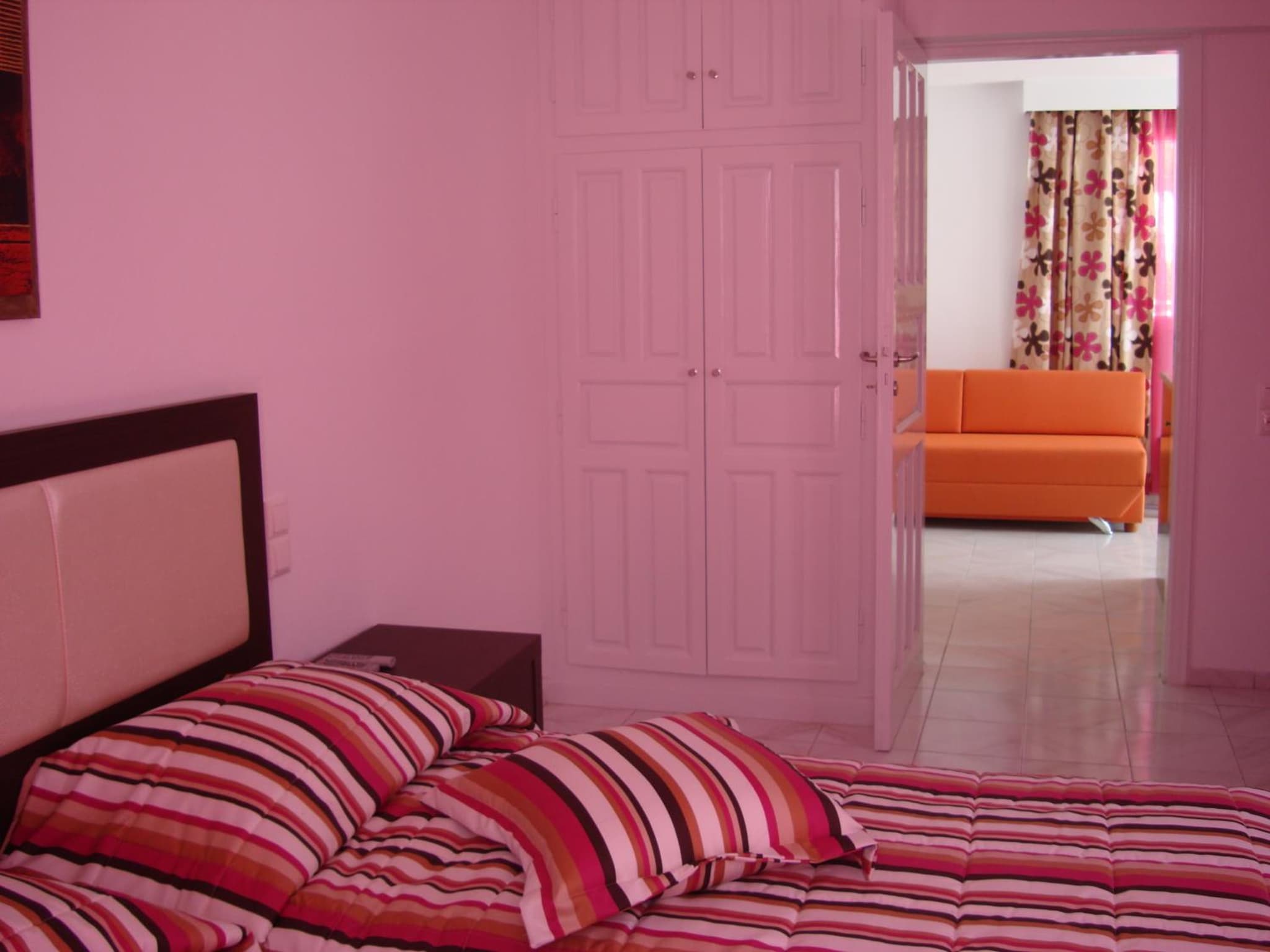 Elena Studios & Suites photo 2