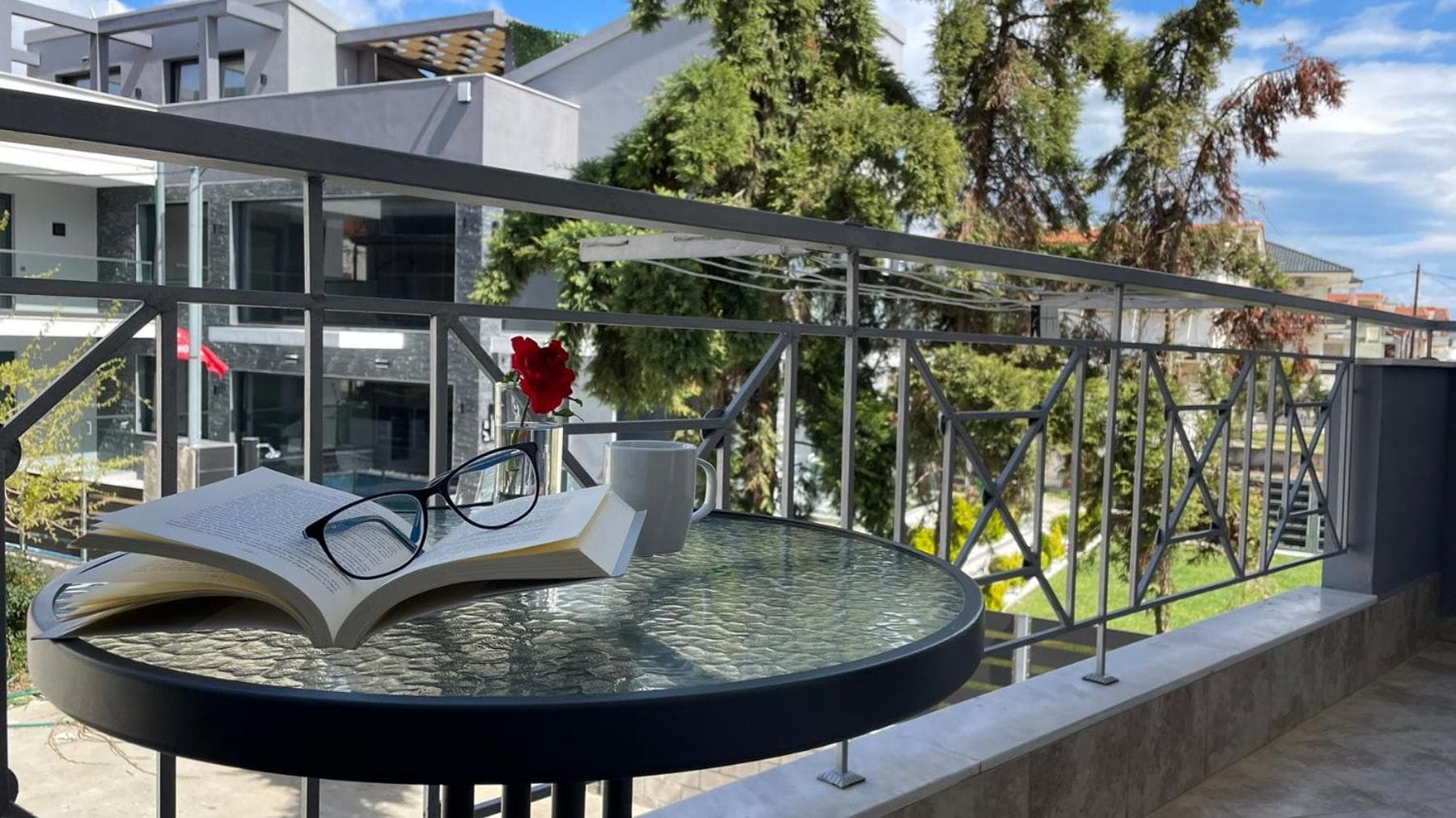 PREMIUM SUITES