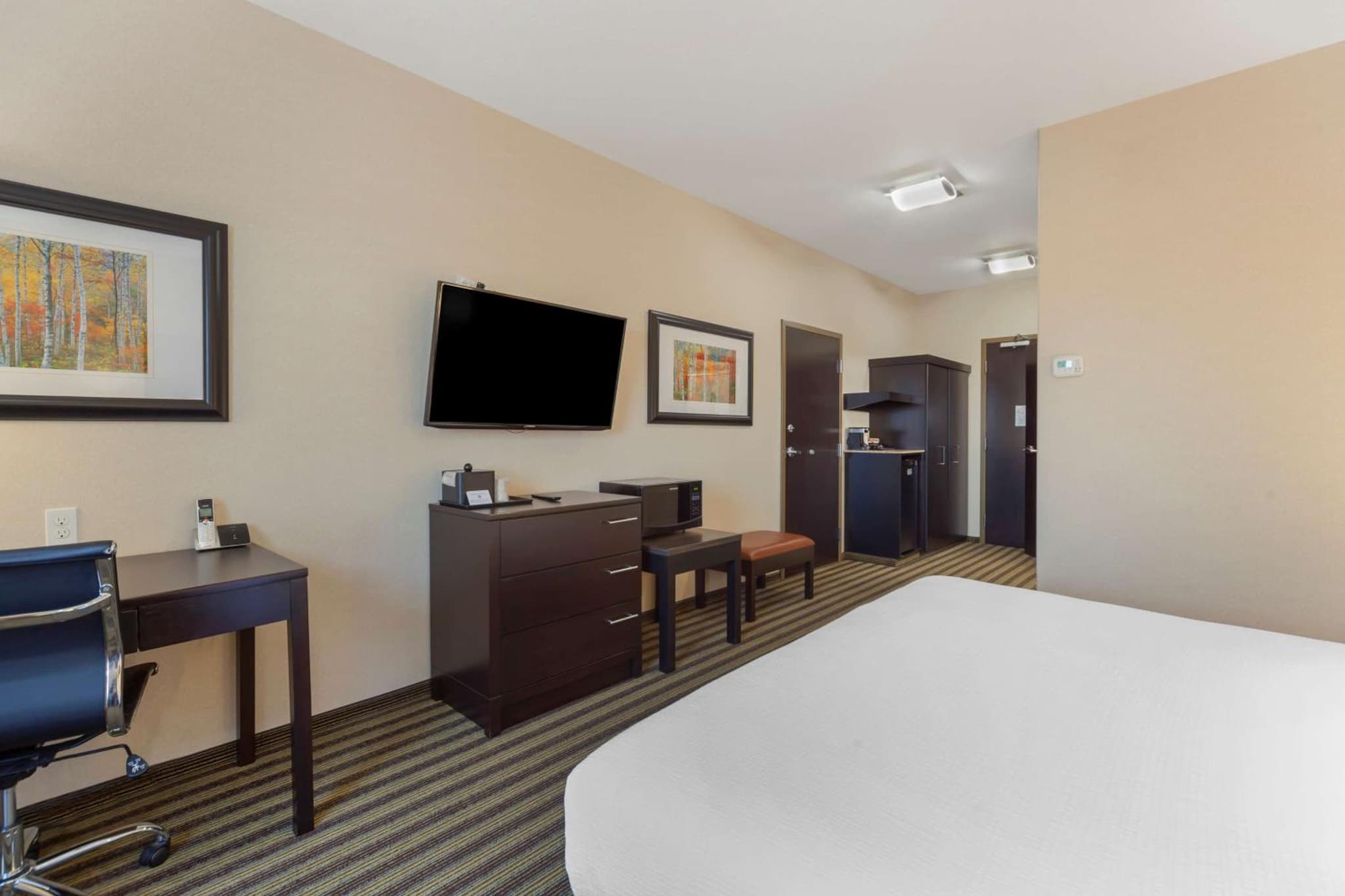 Best Western Plus Sherwood Park photo 6