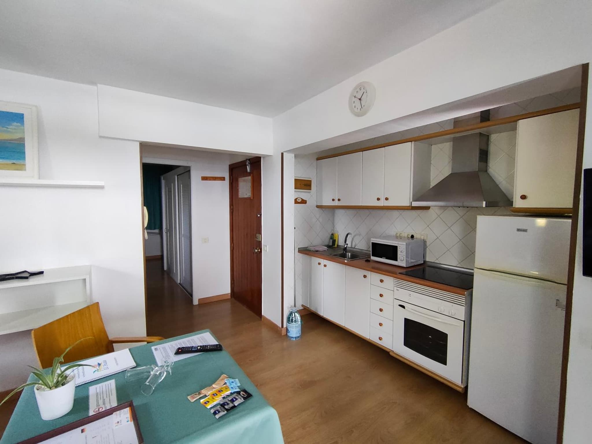 Apartamentos El Paseo photo 9