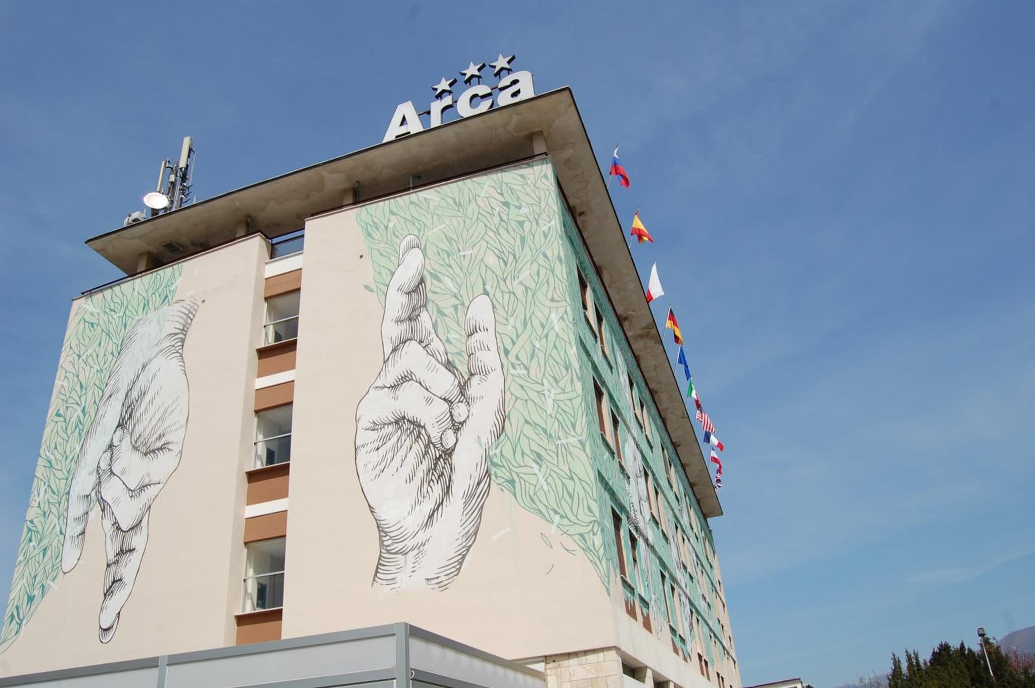 LH Hotel Arca Street Art photo 7