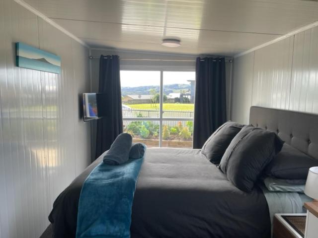 Raglan Seaview Cabin photo 6